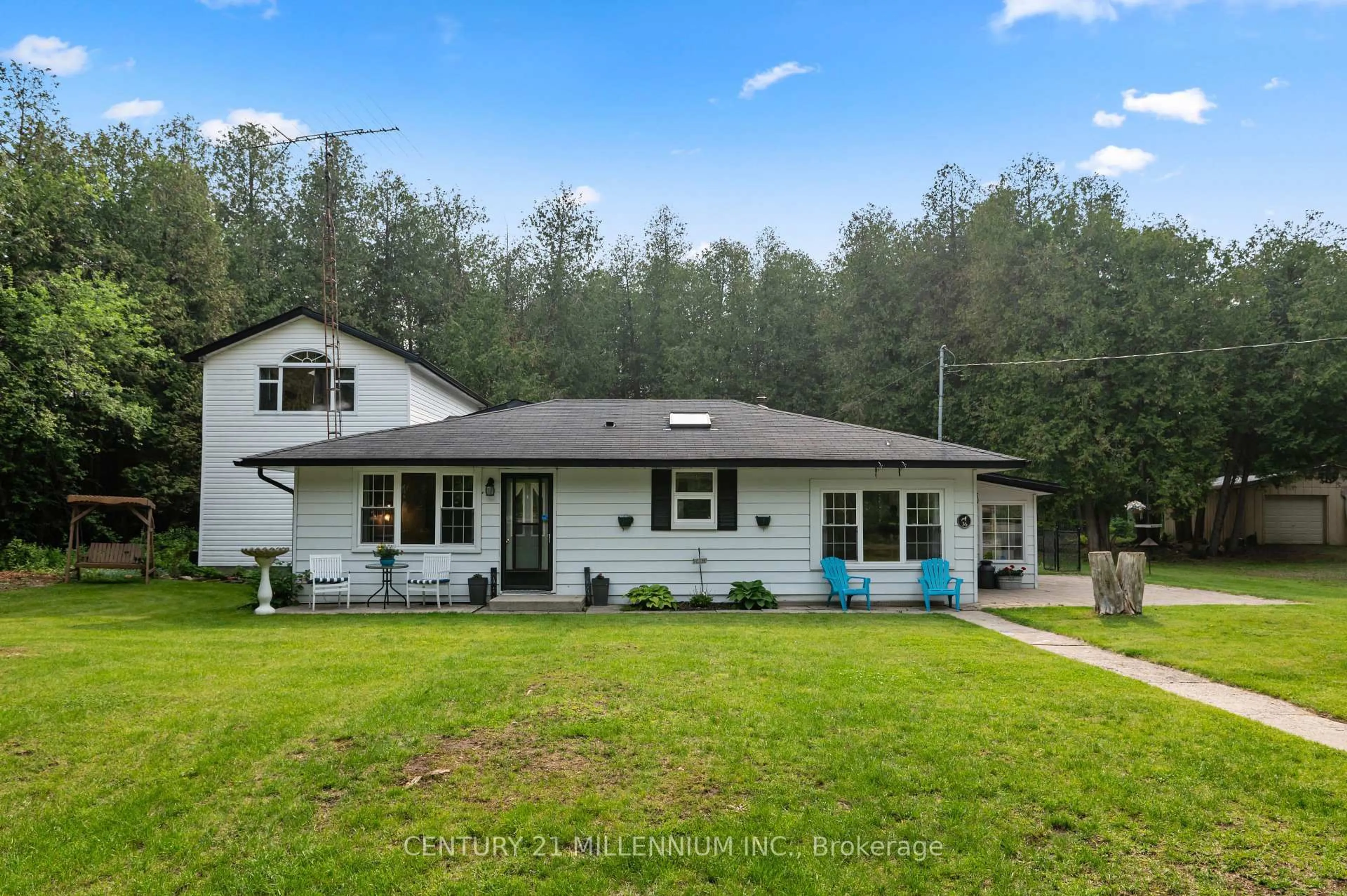 Home with vinyl exterior material, unknown for 36 Ash St, Guelph/Eramosa Ontario N0B 1P0