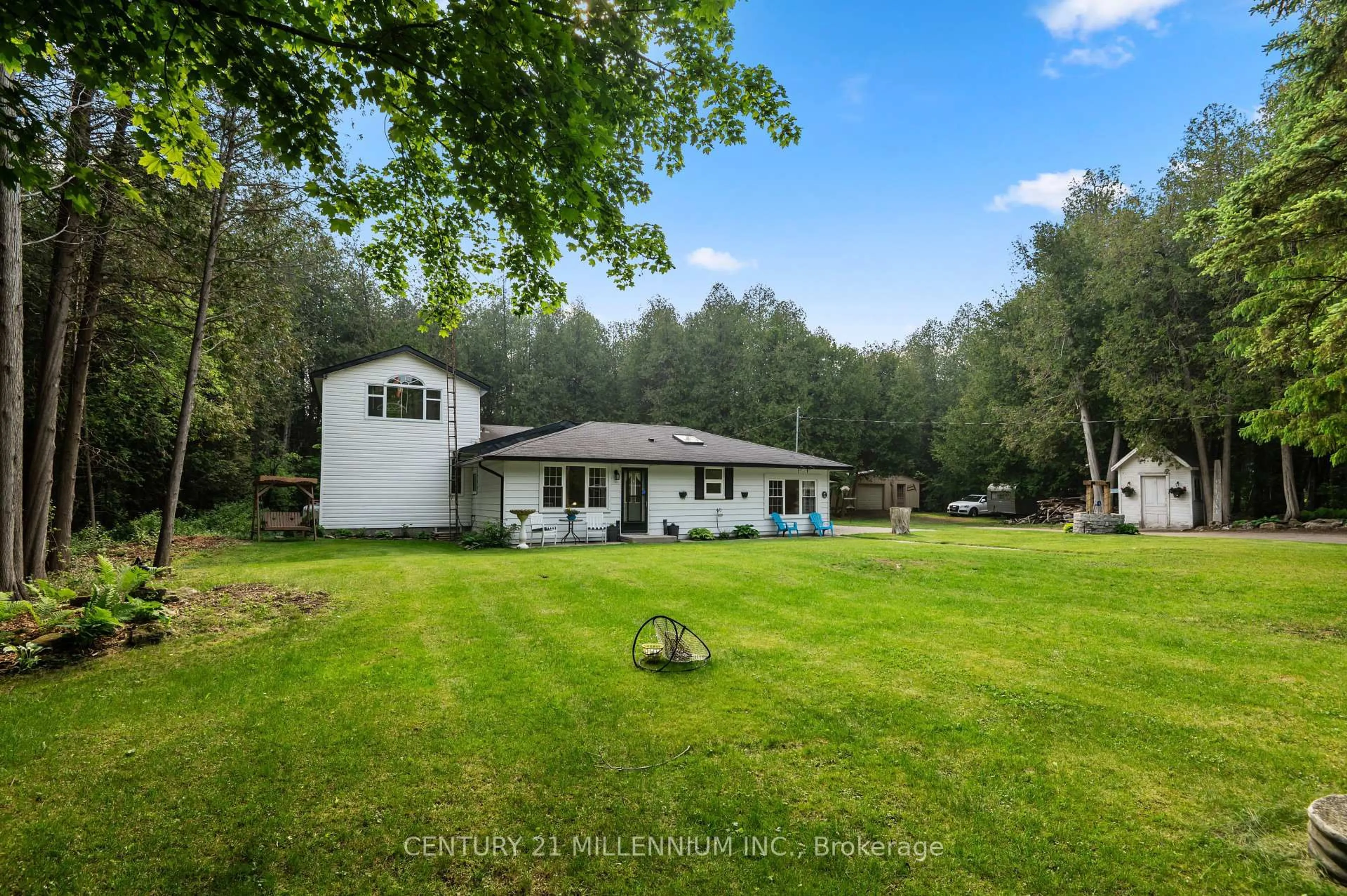 A pic from outside/outdoor area/front of a property/back of a property/a pic from drone, water/lake/river/ocean view for 36 Ash St, Guelph/Eramosa Ontario N0B 1P0