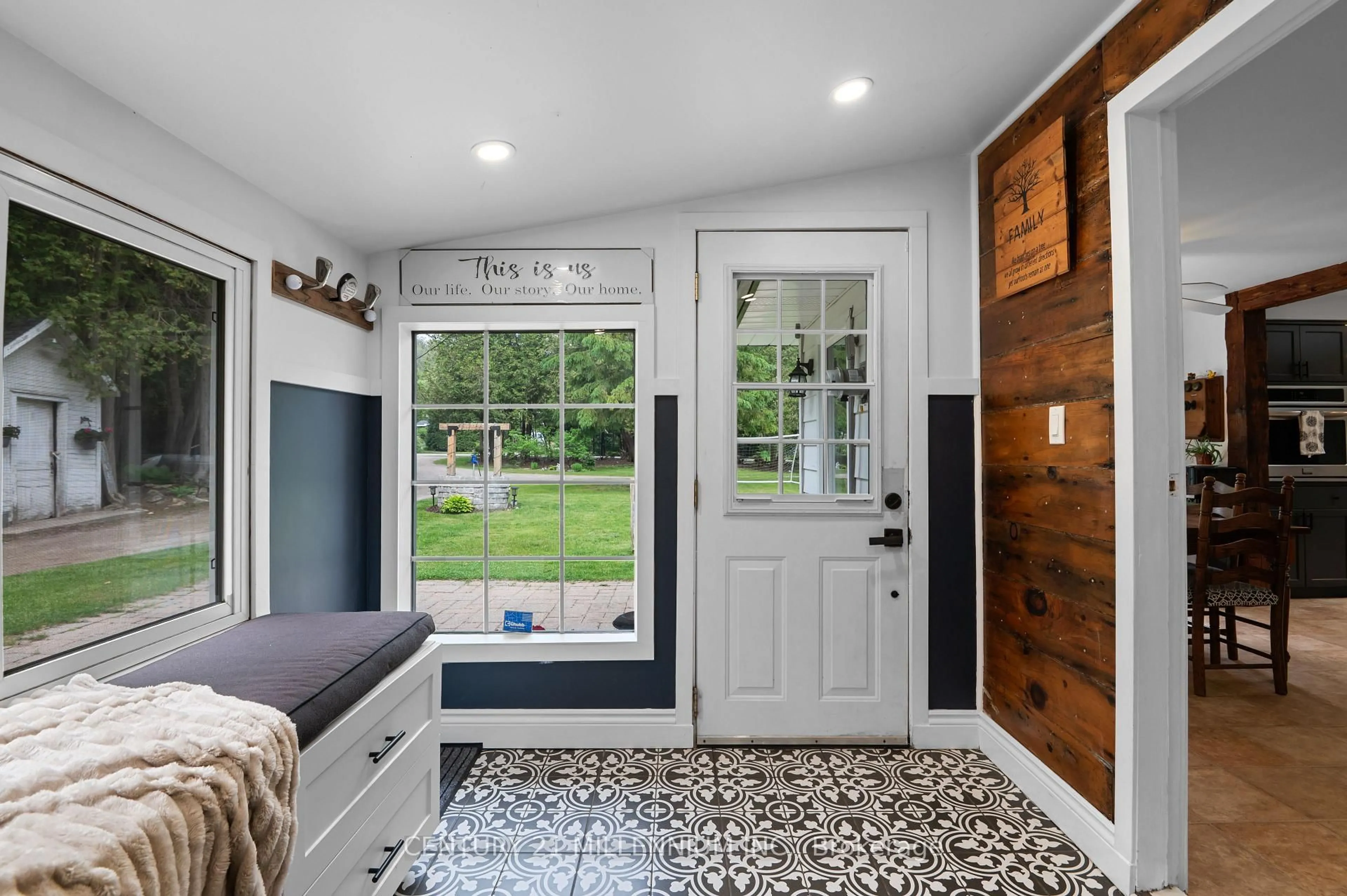 Indoor entryway for 36 Ash St, Guelph/Eramosa Ontario N0B 1P0