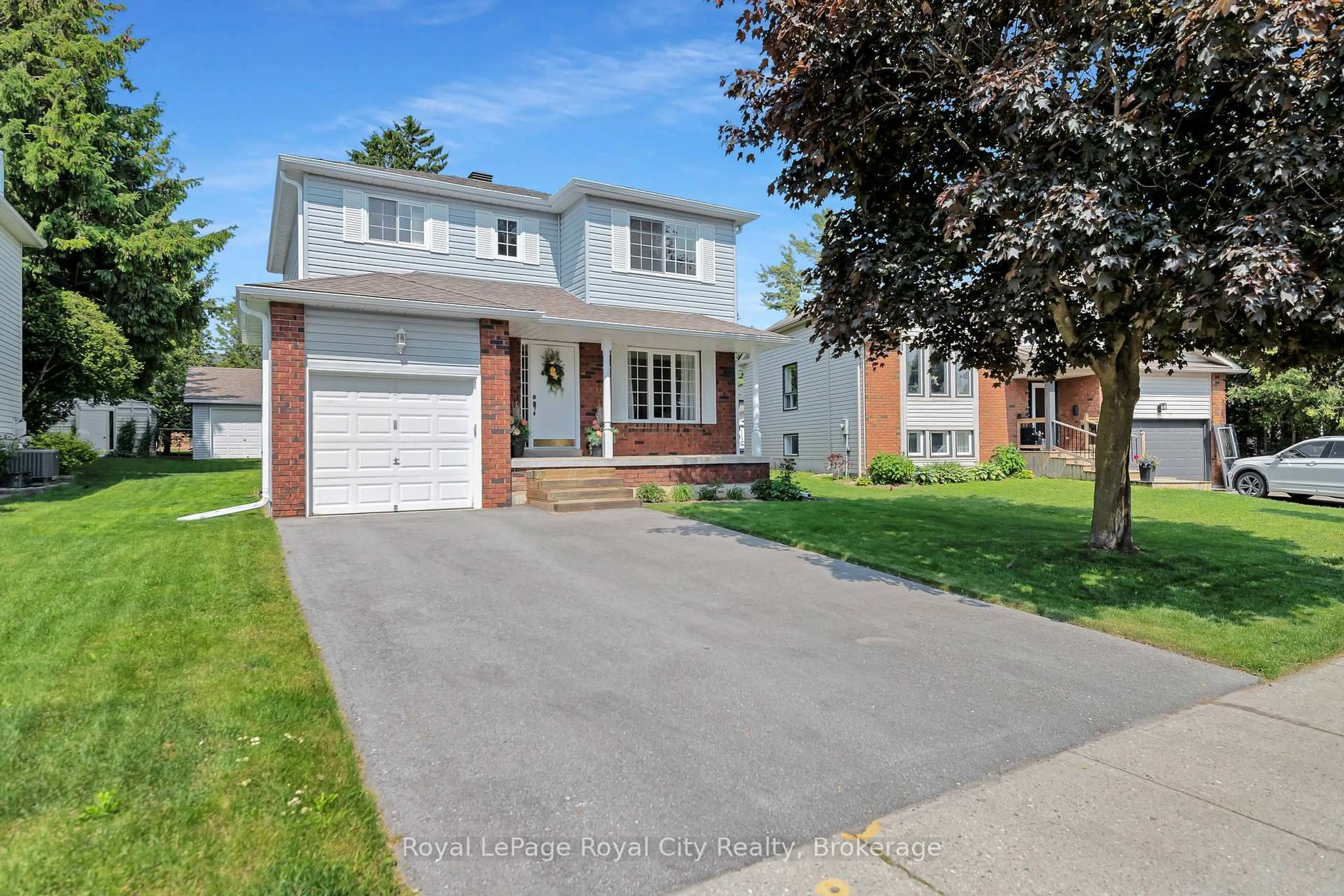 Home with brick exterior material, street for 624 Holman Cres, Centre Wellington Ontario N1M 3M1