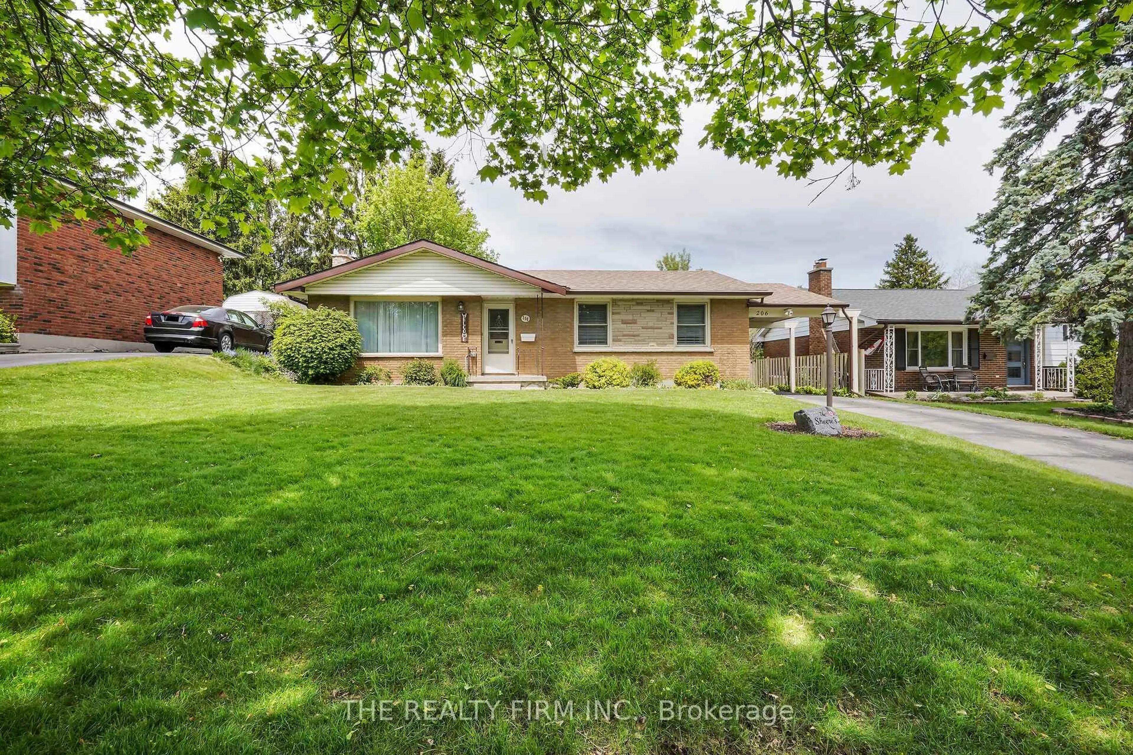 Unknown for 206 Tavistock Rd, London South Ontario N6J 1Z9