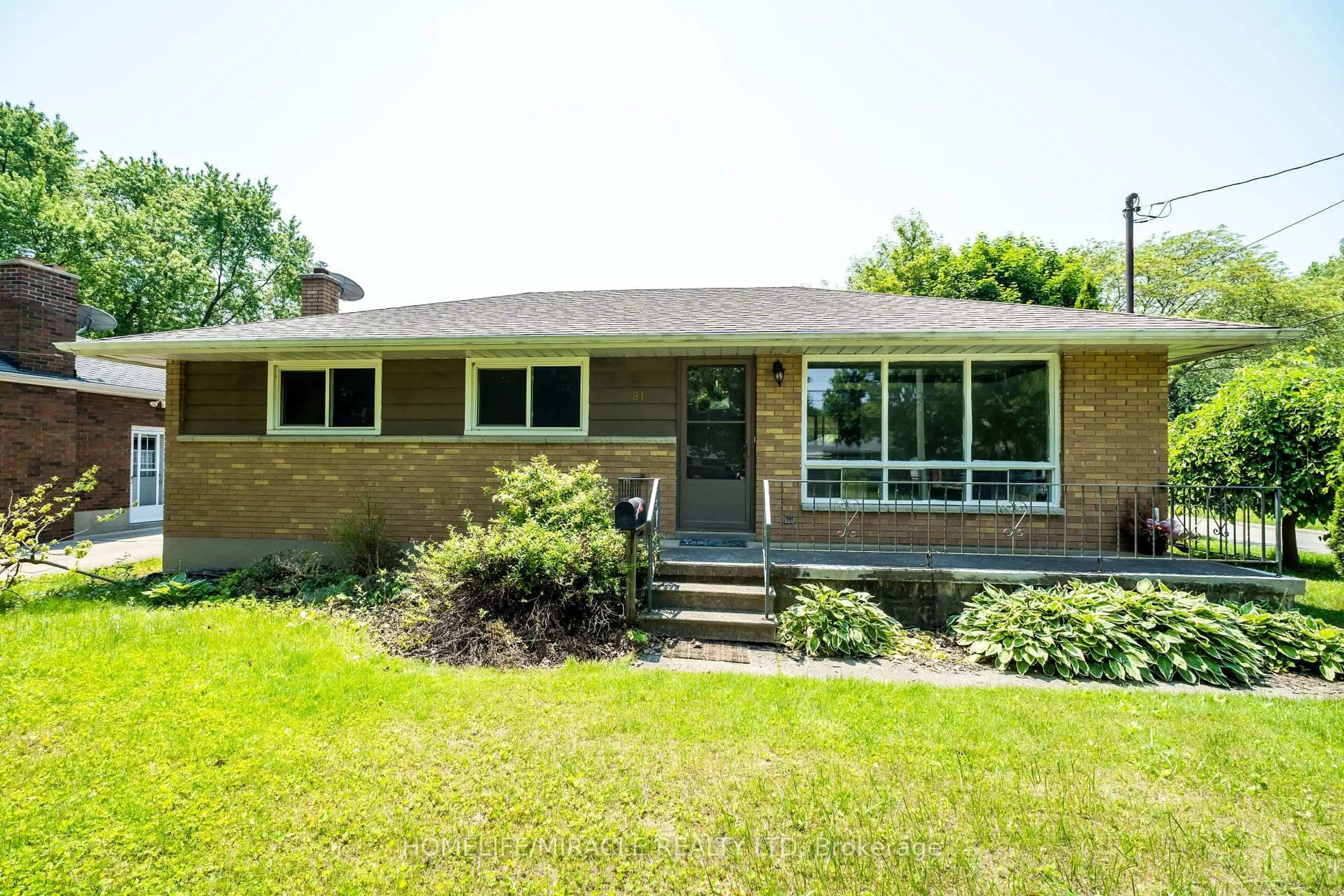 Home with brick exterior material, street for 84 Dunvegan Dr, Chatham-Kent Ontario N7M 5A2