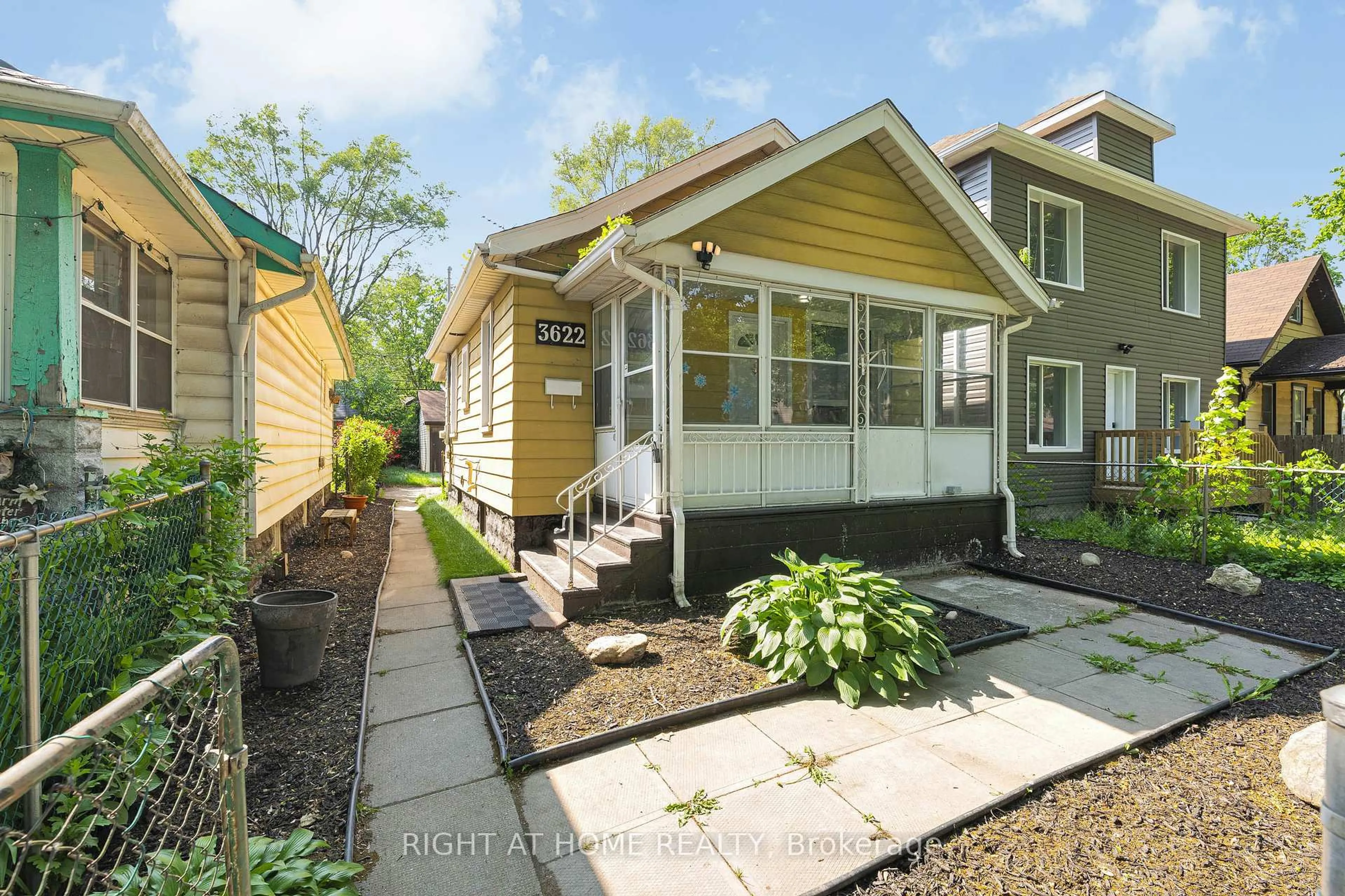 Home with vinyl exterior material, street for 3622 Queen St, Windsor Ontario N9C 1N9