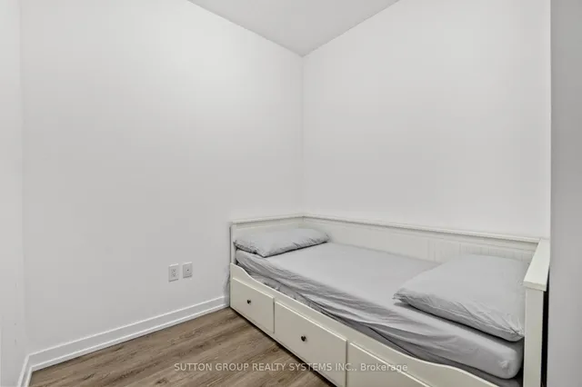 Additional image 18 of 460 Dundas St Unit 231