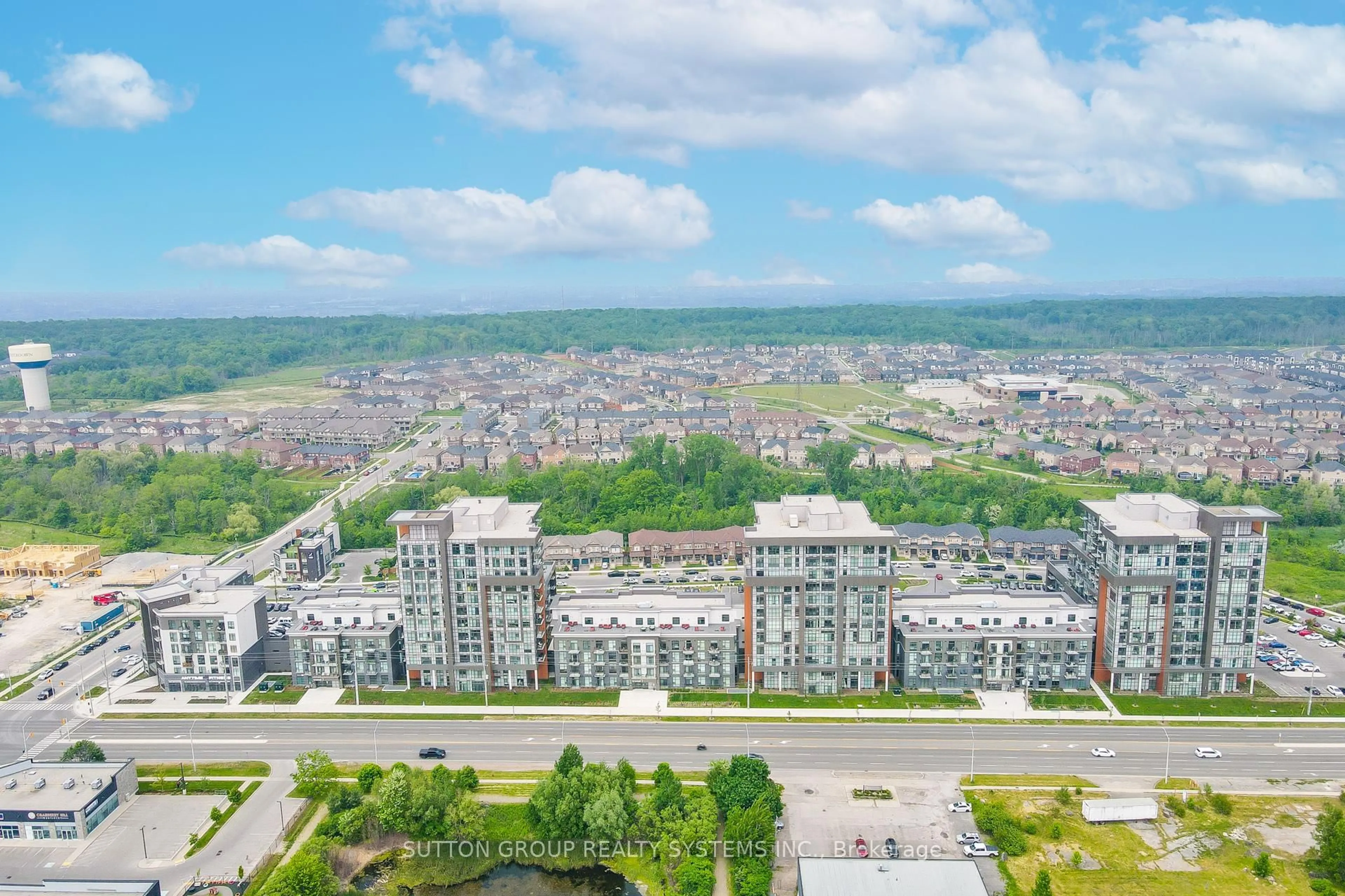 A pic from outside/outdoor area/front of a property/back of a property/a pic from drone, city buildings view from balcony for 460 Dundas St #231, Hamilton Ontario L8B 2A5