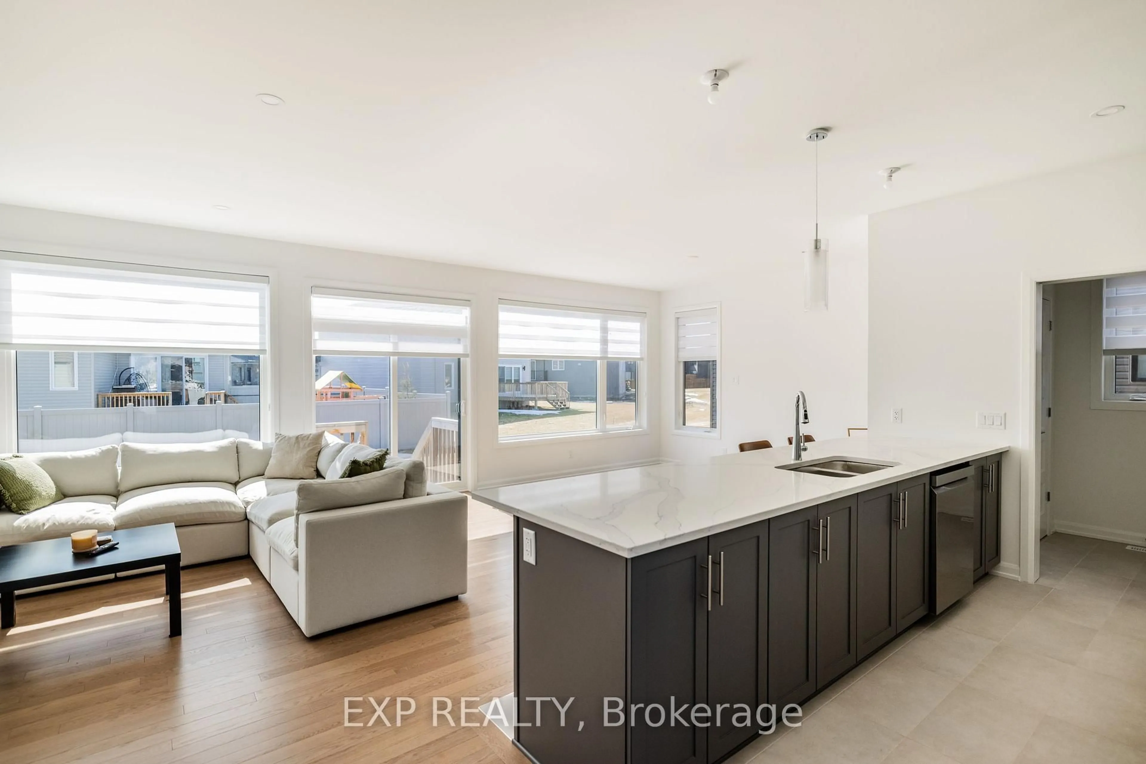 Open concept kitchen, unknown for 1245 Diamond St, Clarence-Rockland Ontario K4K 0M5