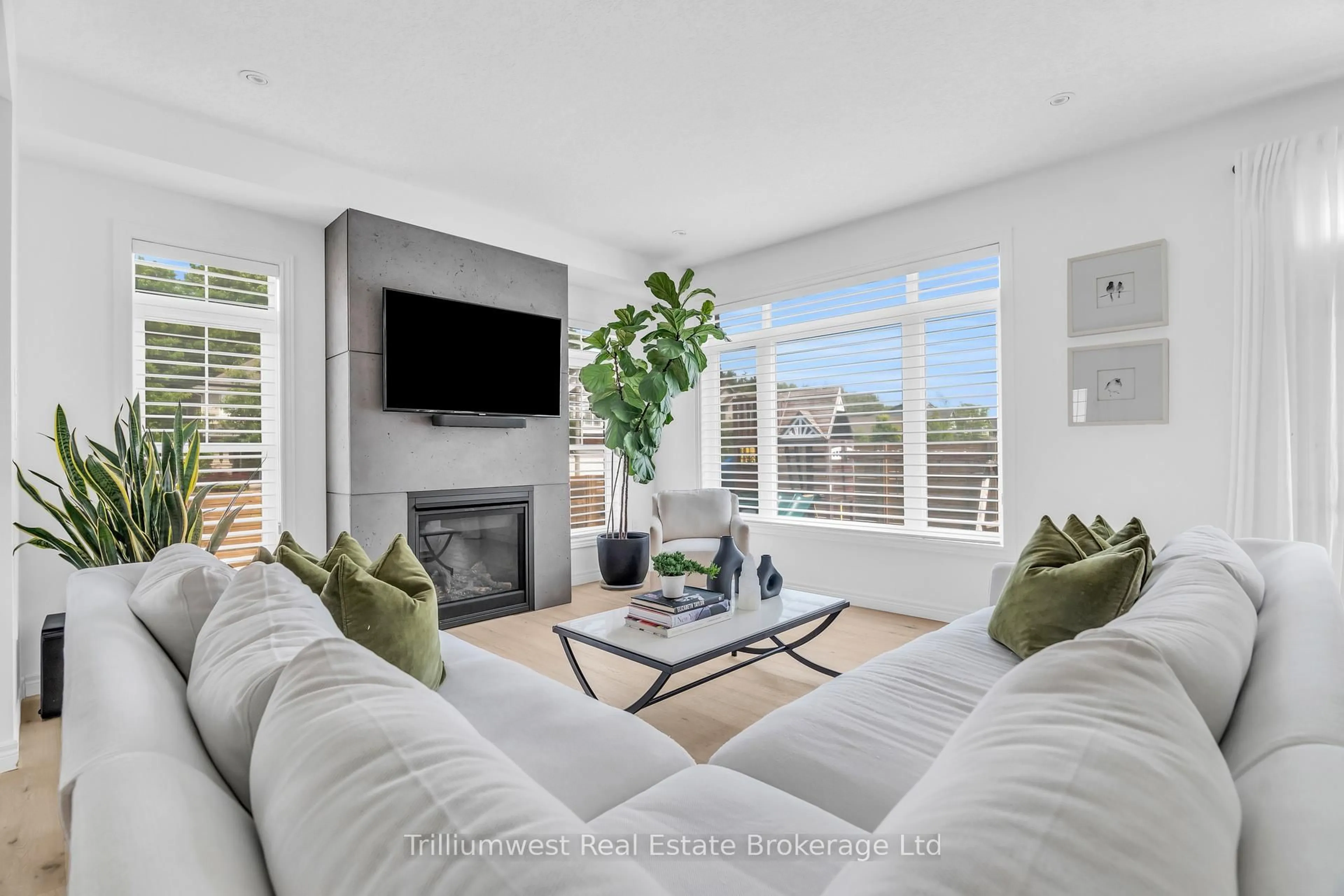 Living room with furniture, unknown for 223 Fleming Rd, Guelph Ontario N1E 0K7