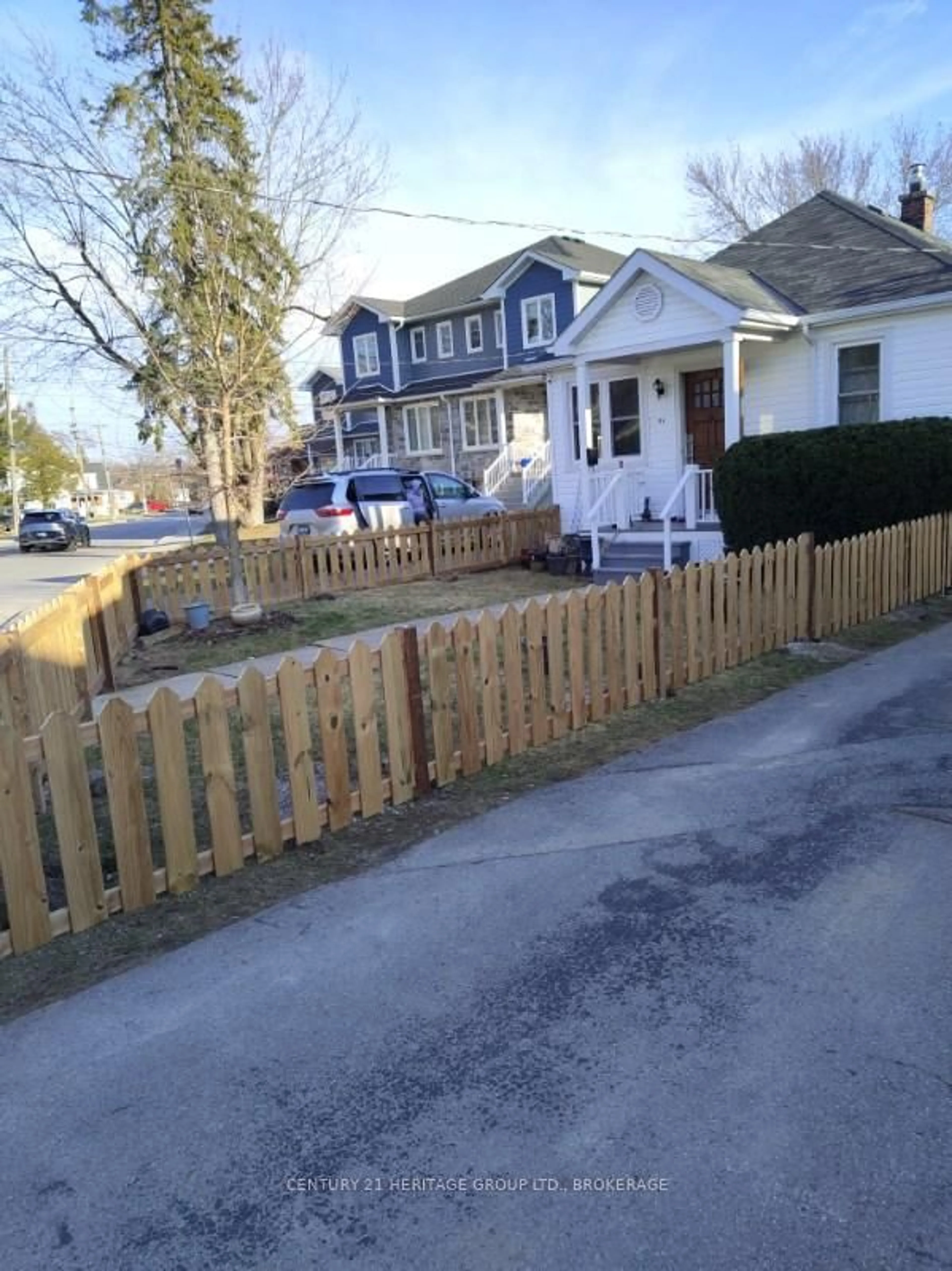 A pic from outside/outdoor area/front of a property/back of a property/a pic from drone, street for 108 Park St, Kingston Ontario K7L 1J8
