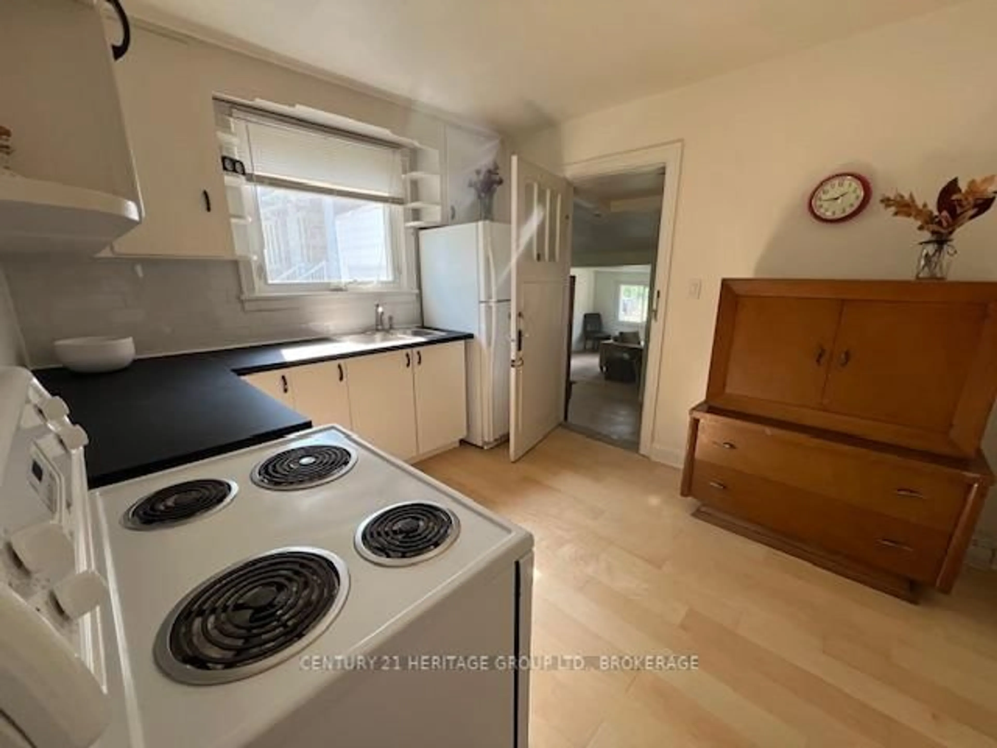 Standard kitchen, unknown for 108 Park St, Kingston Ontario K7L 1J8