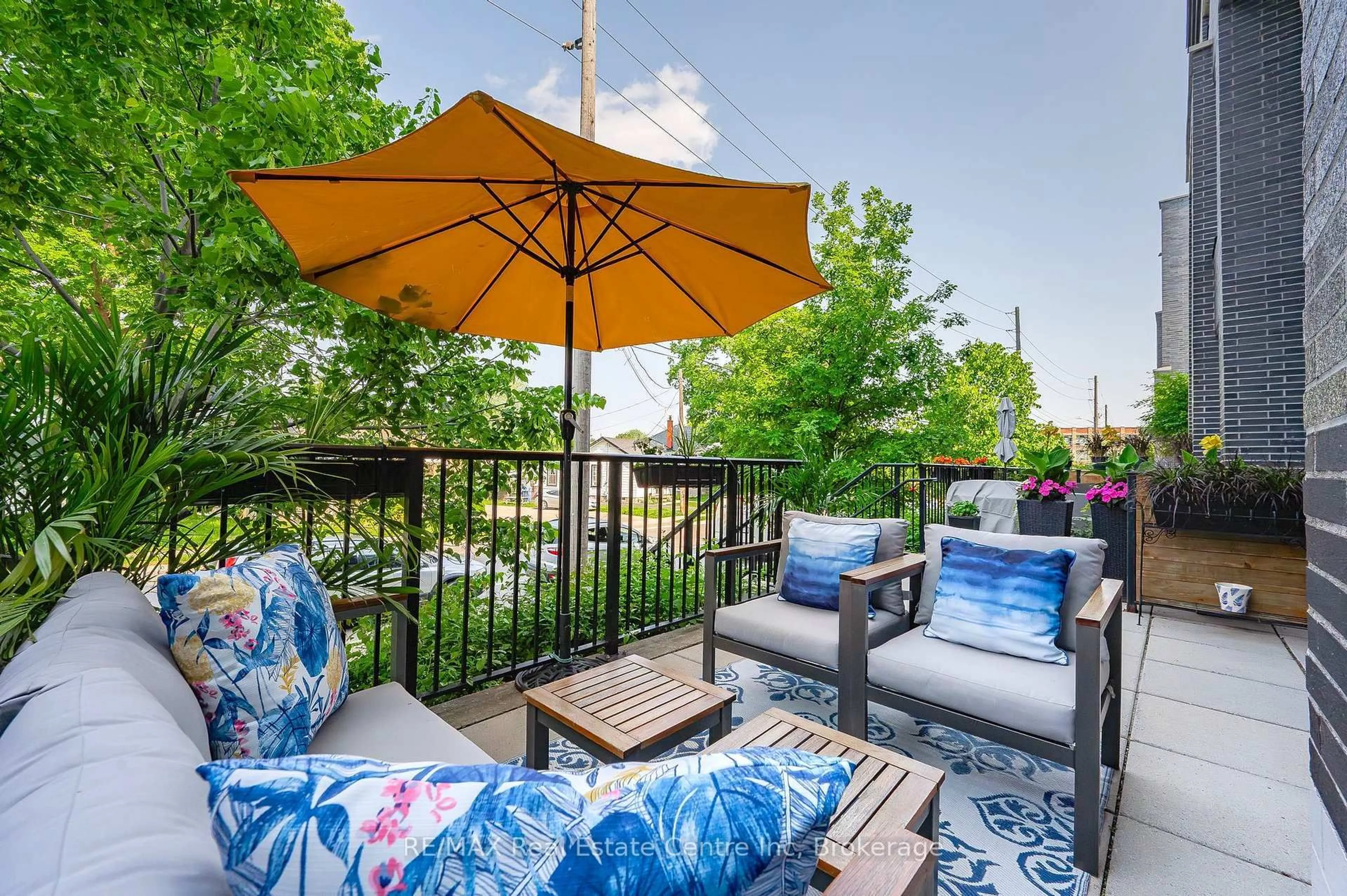 Patio, water/lake/river/ocean view for 53 ARTHUR St #AT6, Guelph Ontario N1E 0P5