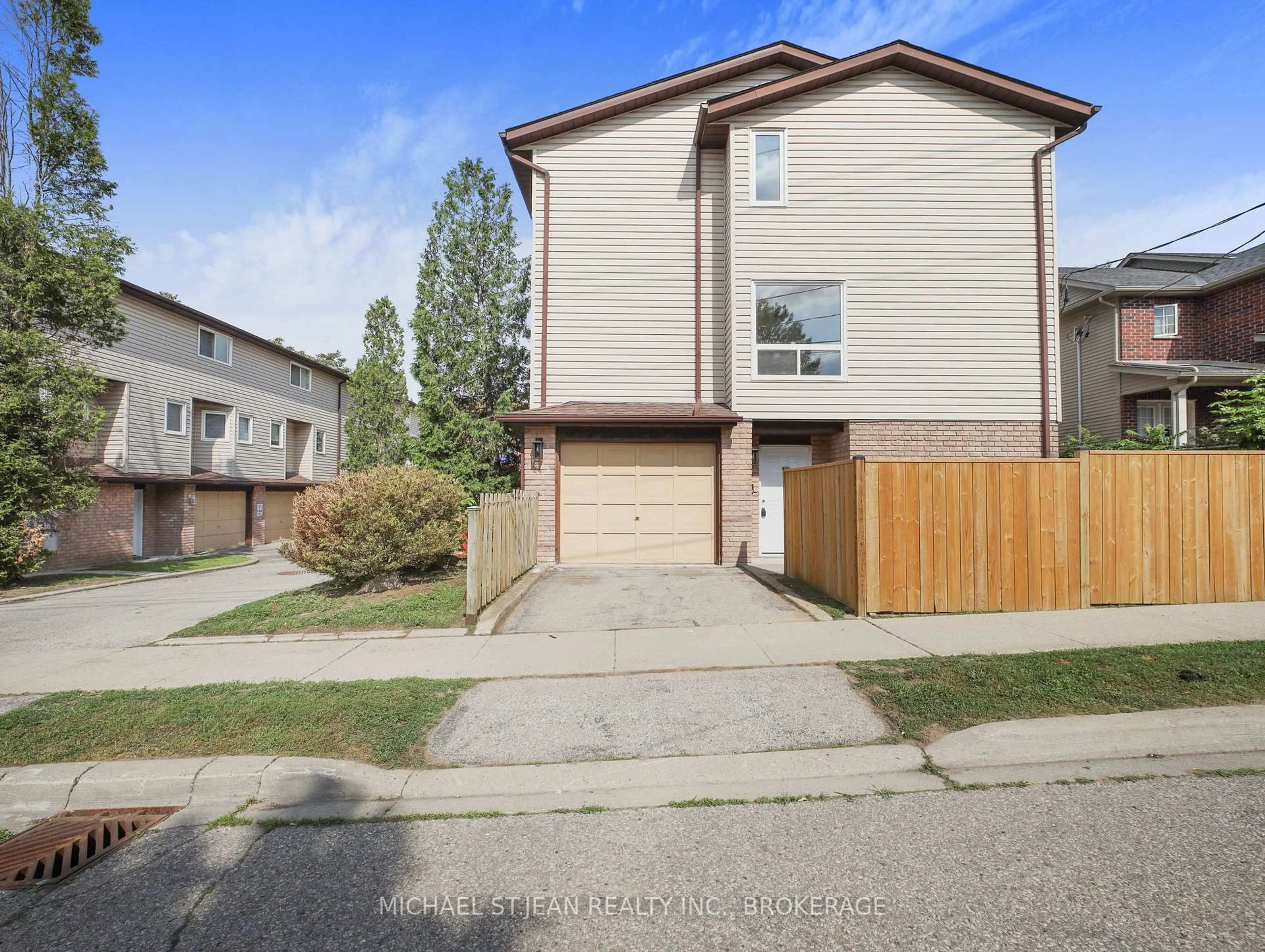 Home with vinyl exterior material, street for 24 Bond St #A, Brantford Ontario N3R 4G5