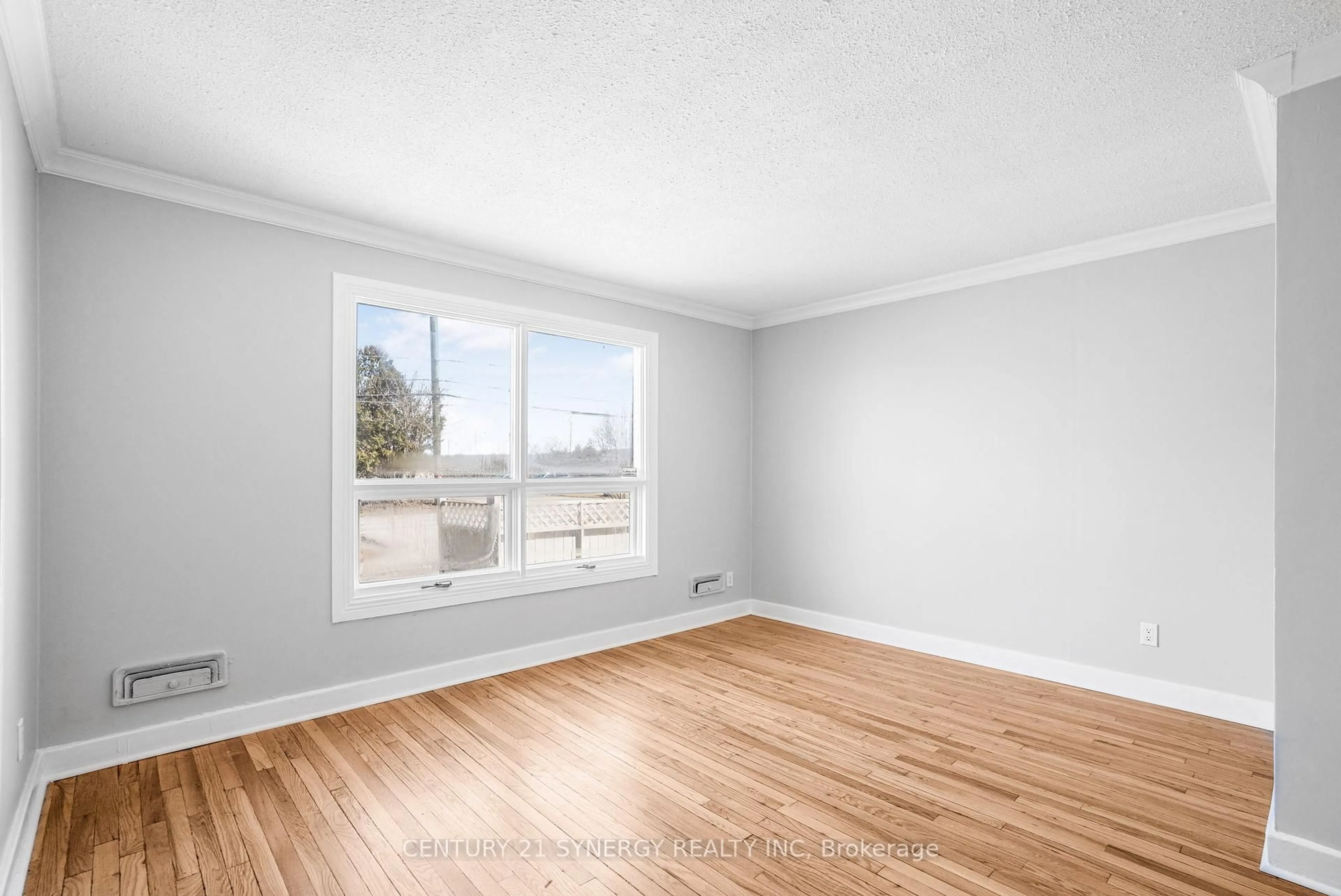 A pic of a room for 14 Johnwoods St, Ottawa Ontario K2S 1B9