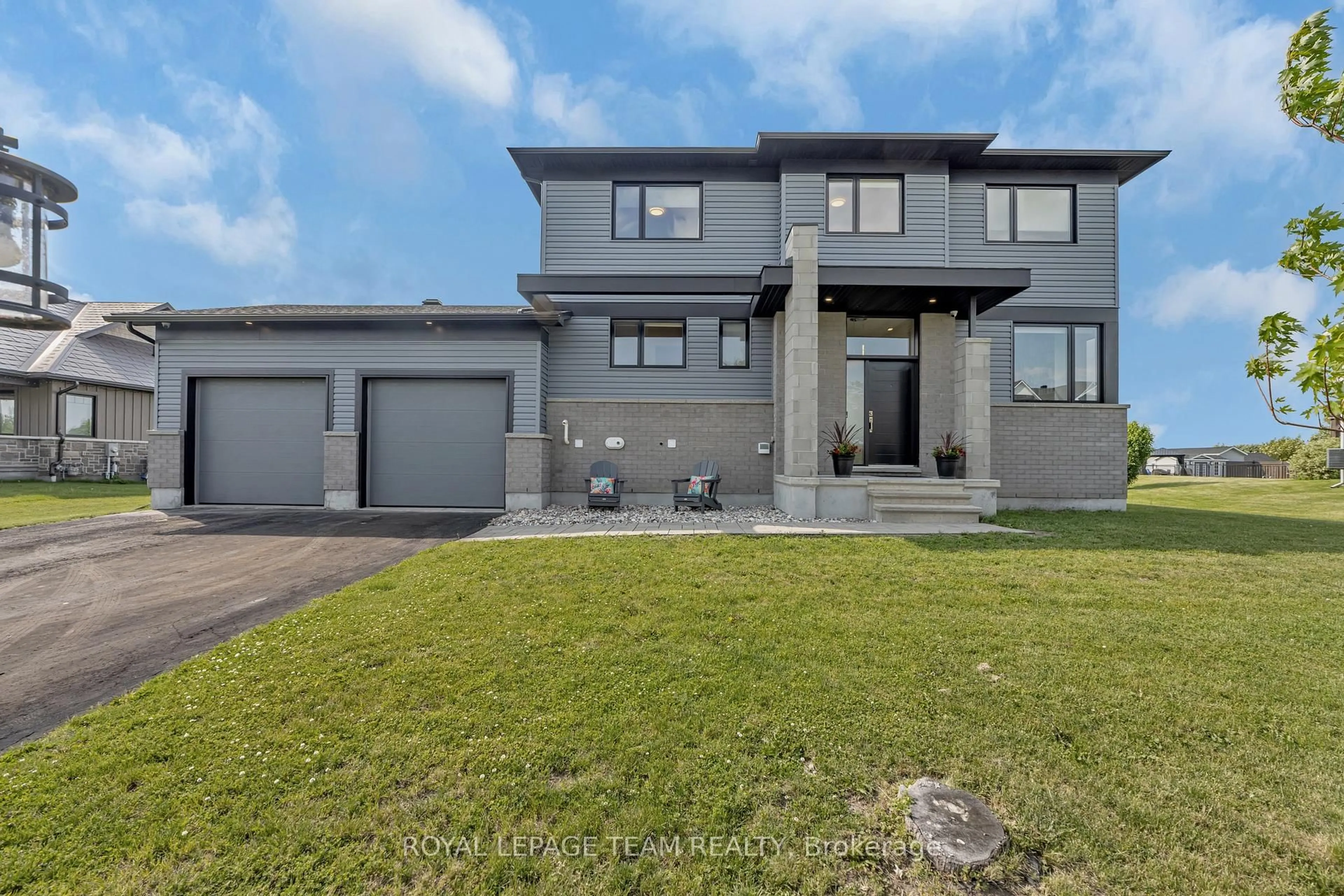 Home with brick exterior material, street for 82 Porcupine Tr, Ottawa Ontario K0A 1T0