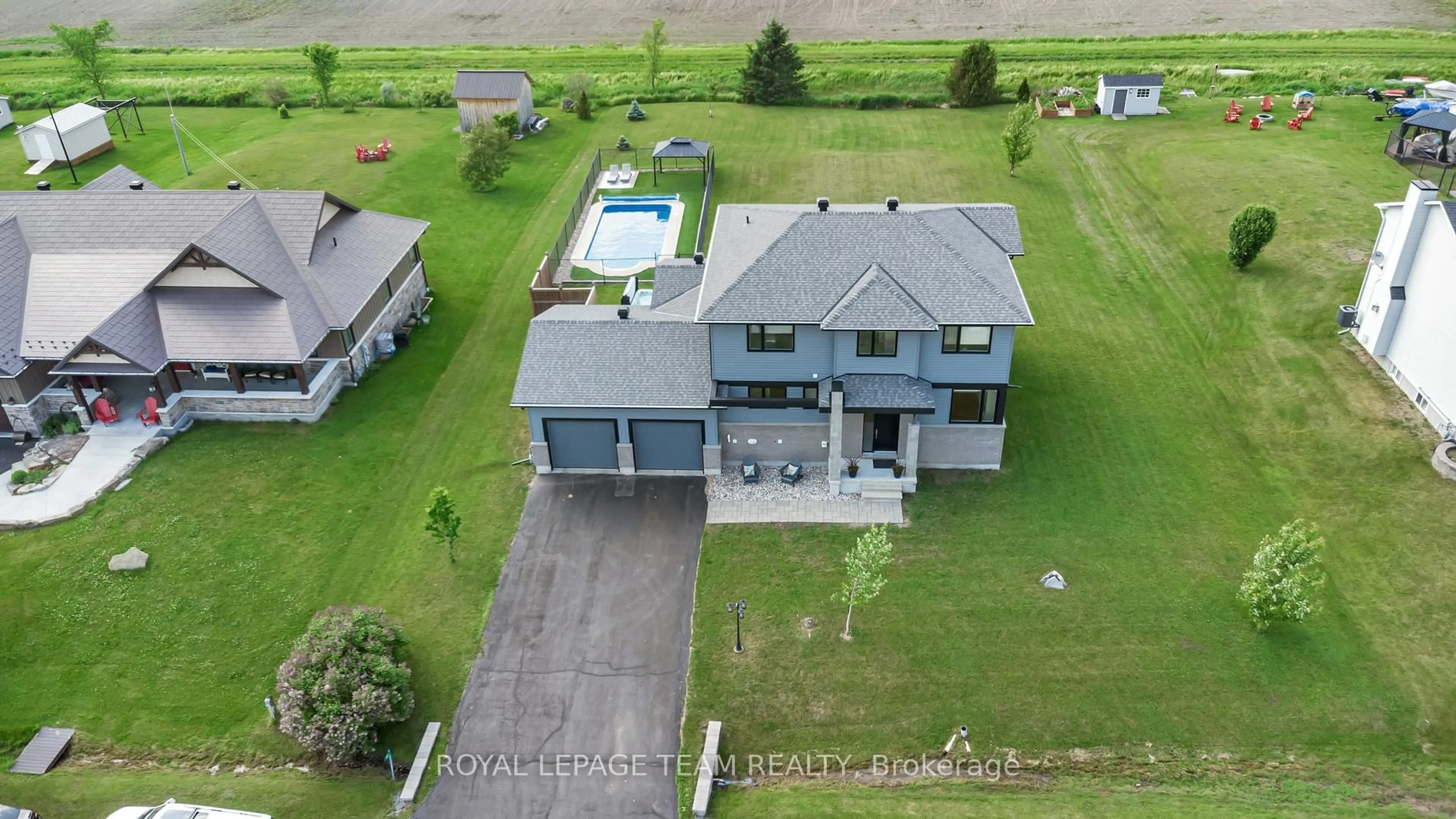 A pic from outside/outdoor area/front of a property/back of a property/a pic from drone, unknown for 82 Porcupine Tr, Ottawa Ontario K0A 1T0