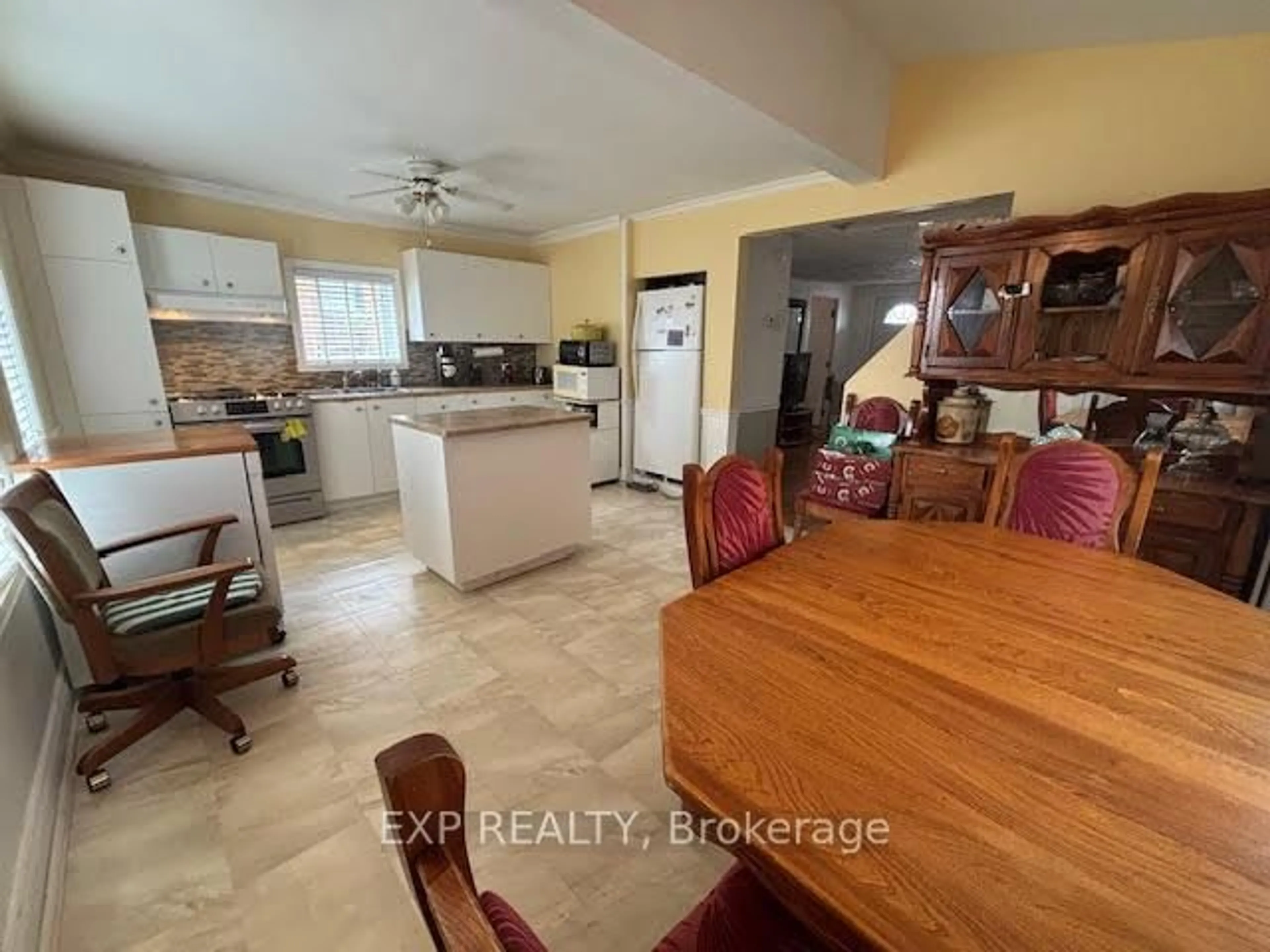 Open concept kitchen, unknown for 188 Regent St, Hawkesbury Ontario K6A 1E8