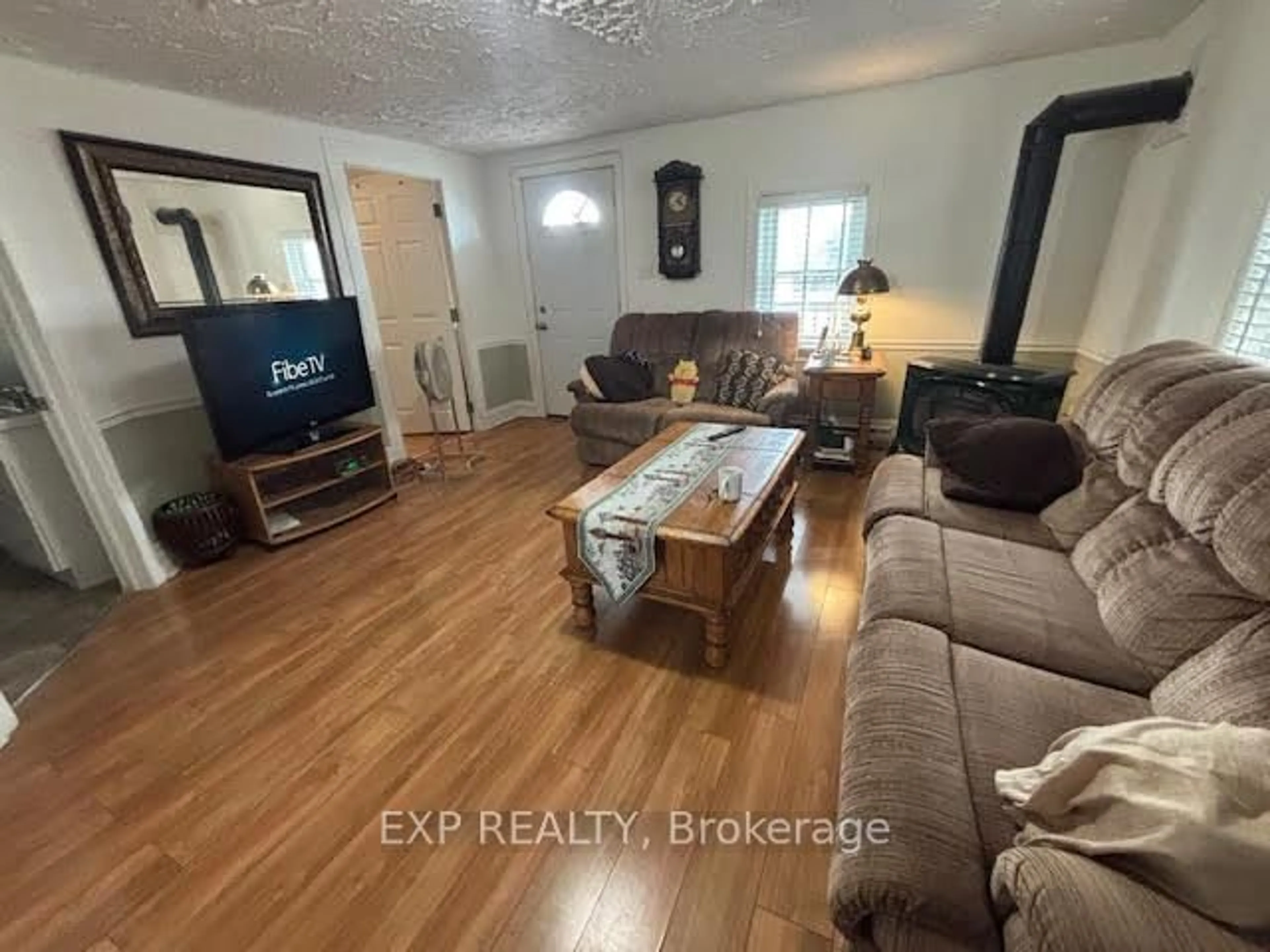 Living room with furniture, unknown for 188 Regent St, Hawkesbury Ontario K6A 1E8