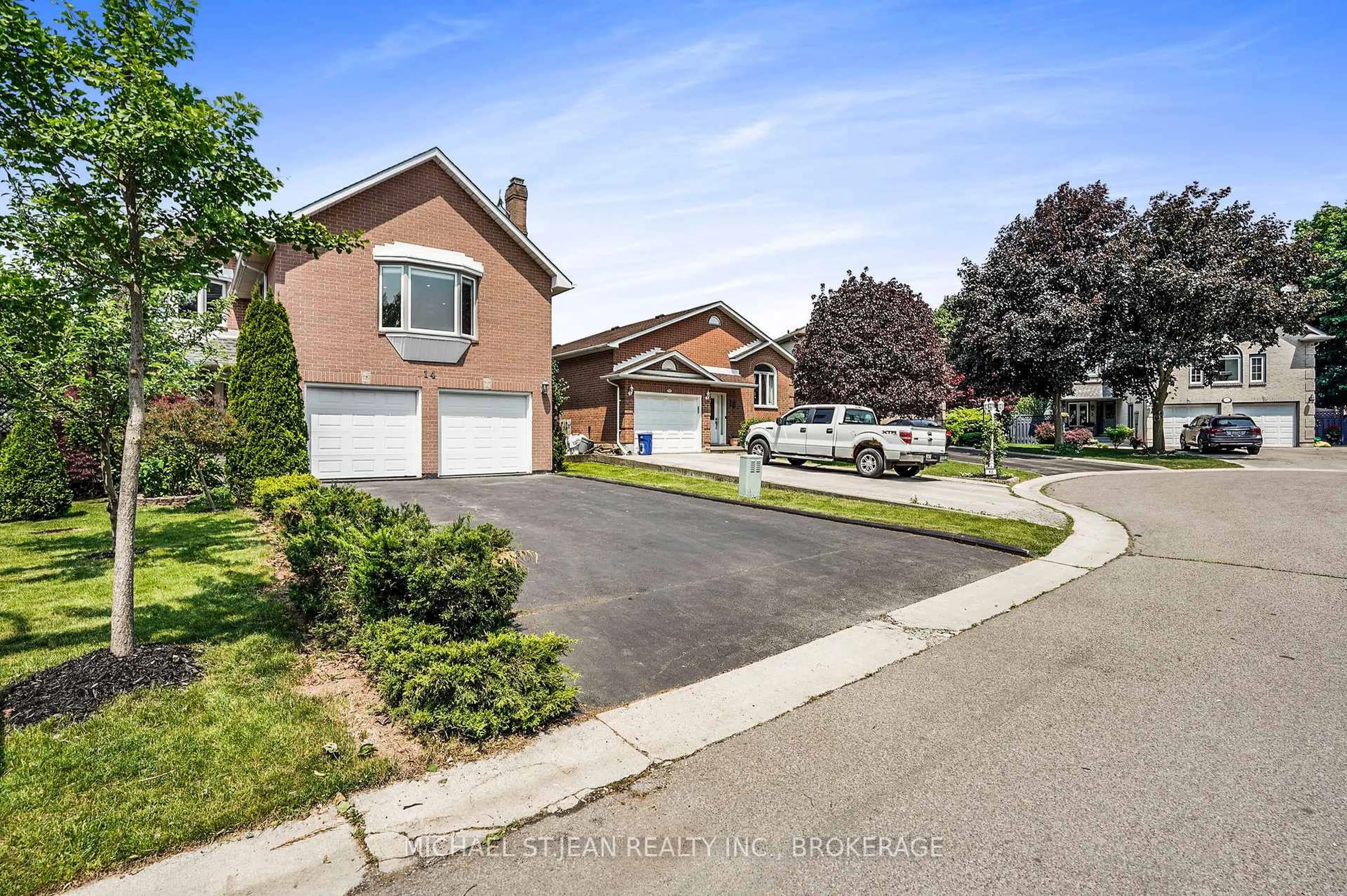 A pic from outside/outdoor area/front of a property/back of a property/a pic from drone, street for 14 Pompano Crt, Hamilton Ontario L8W 3H2