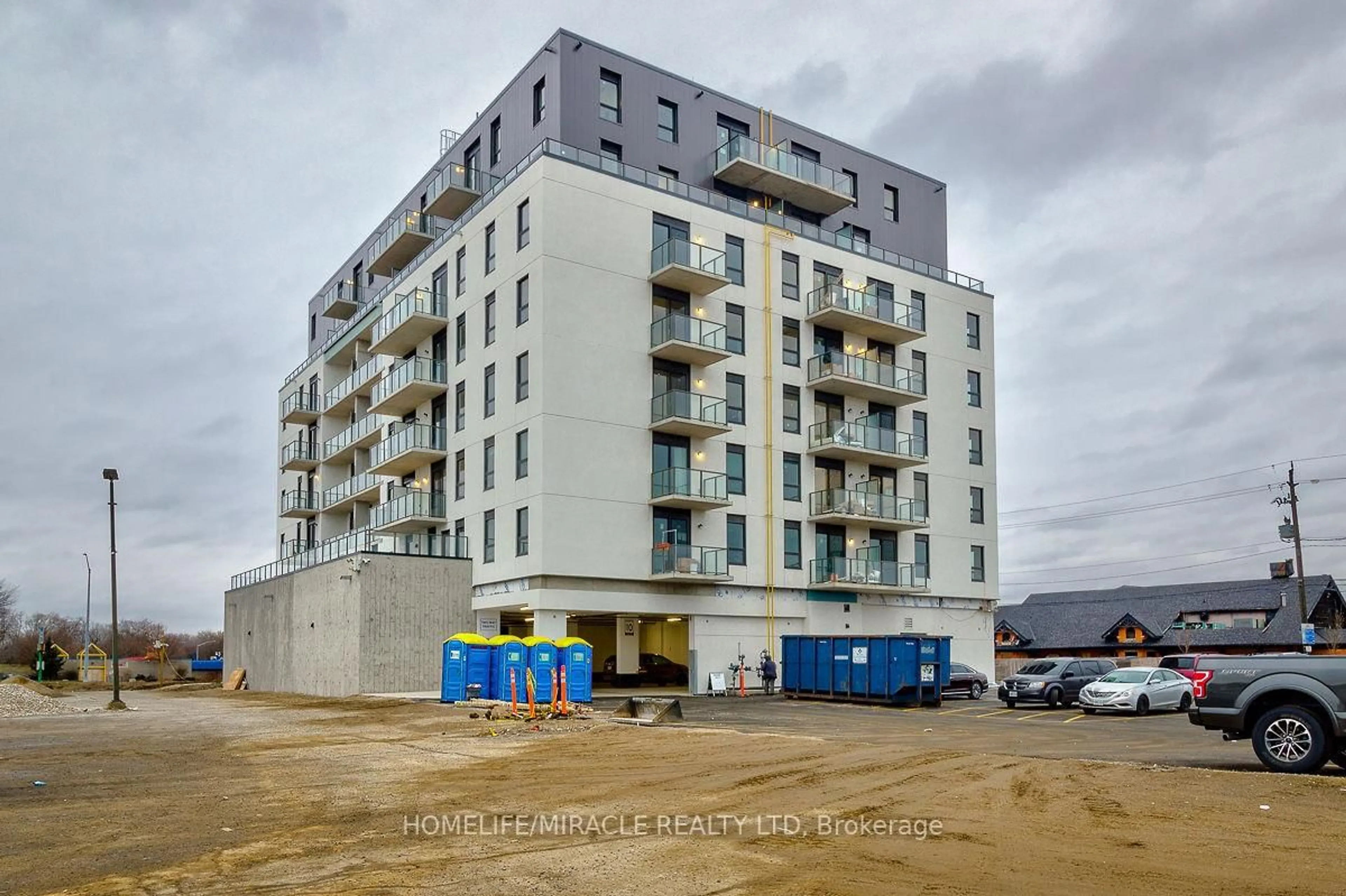 A pic from outside/outdoor area/front of a property/back of a property/a pic from drone, building for 7 Erie Ave #609, Brantford Ontario N3S 2E7