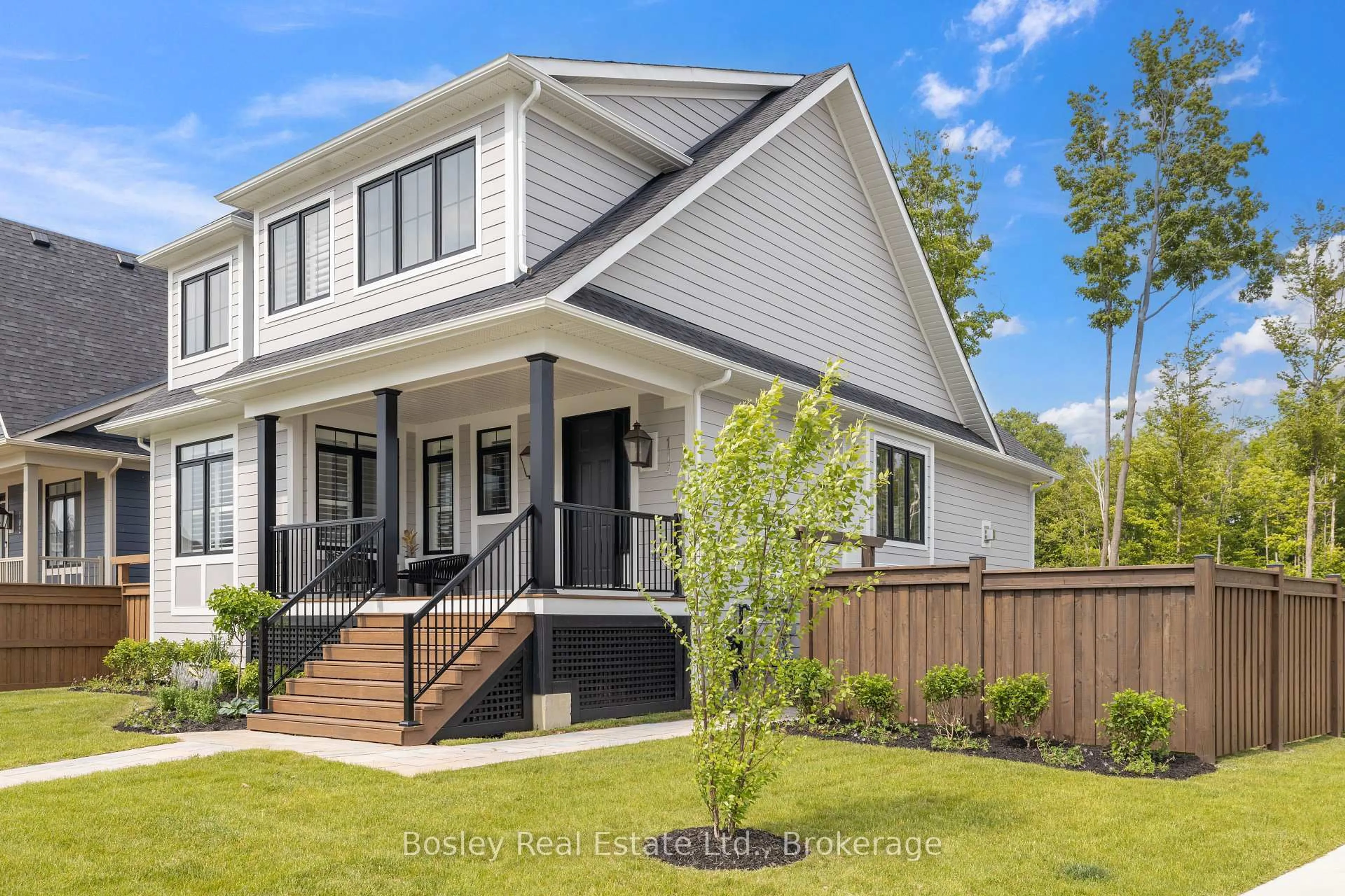 Home with vinyl exterior material, street for 114 Courtland St, Blue Mountains Ontario L9Y 4E2