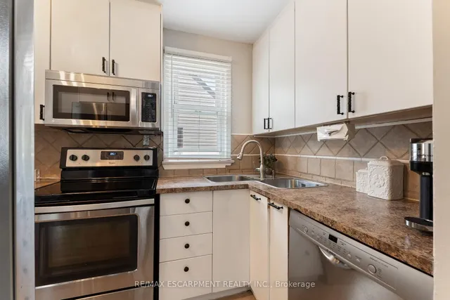 Additional property image - 49 EATON Pl