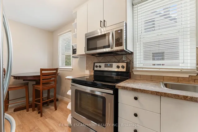 Additional property image - 49 EATON Pl