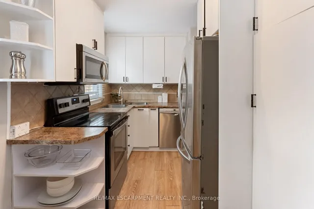 Additional property image - 49 EATON Pl