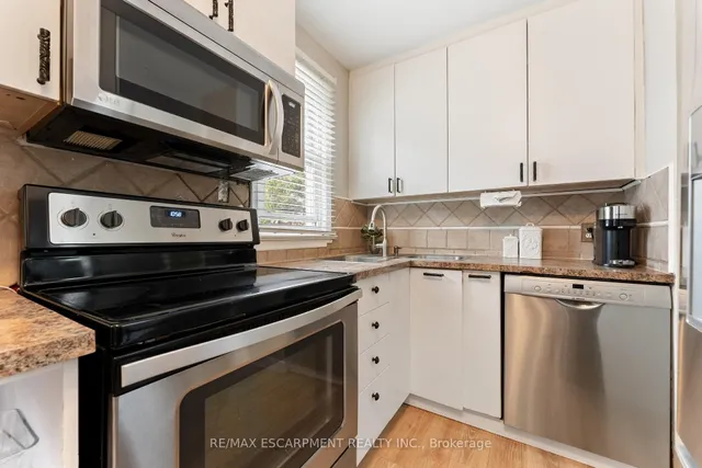 Additional property image - 49 EATON Pl
