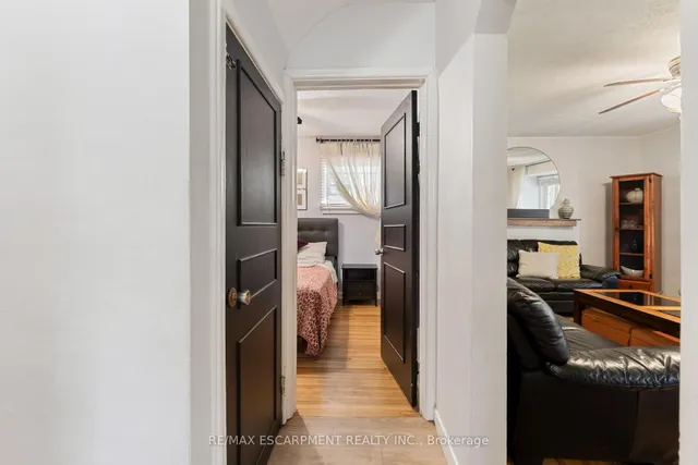 Additional property image - 49 EATON Pl