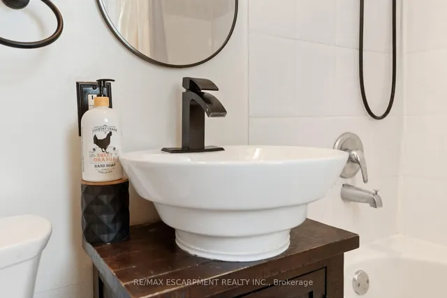 Additional property image - 49 EATON Pl