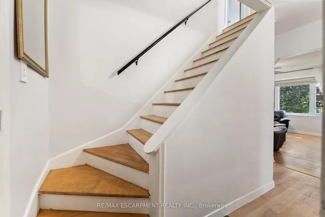 Additional property image - 49 EATON Pl