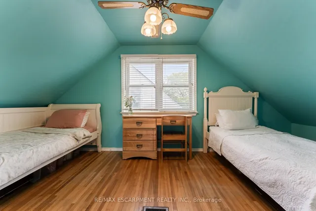 Additional property image - 49 EATON Pl
