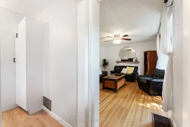 Additional property image - 49 EATON Pl