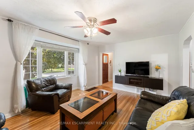 Additional property image - 49 EATON Pl