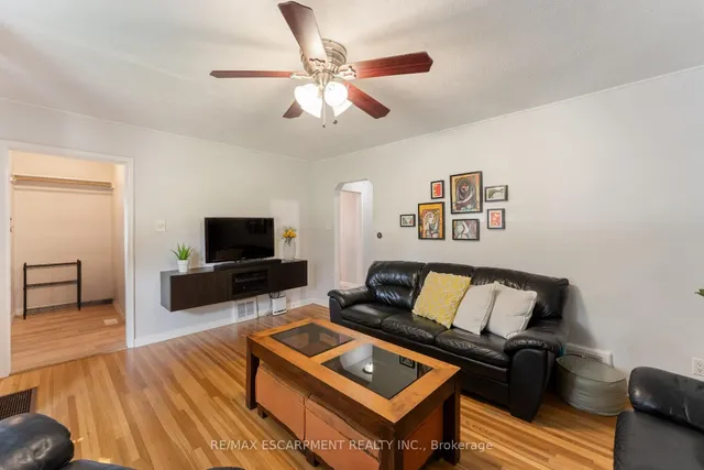 Additional property image - 49 EATON Pl