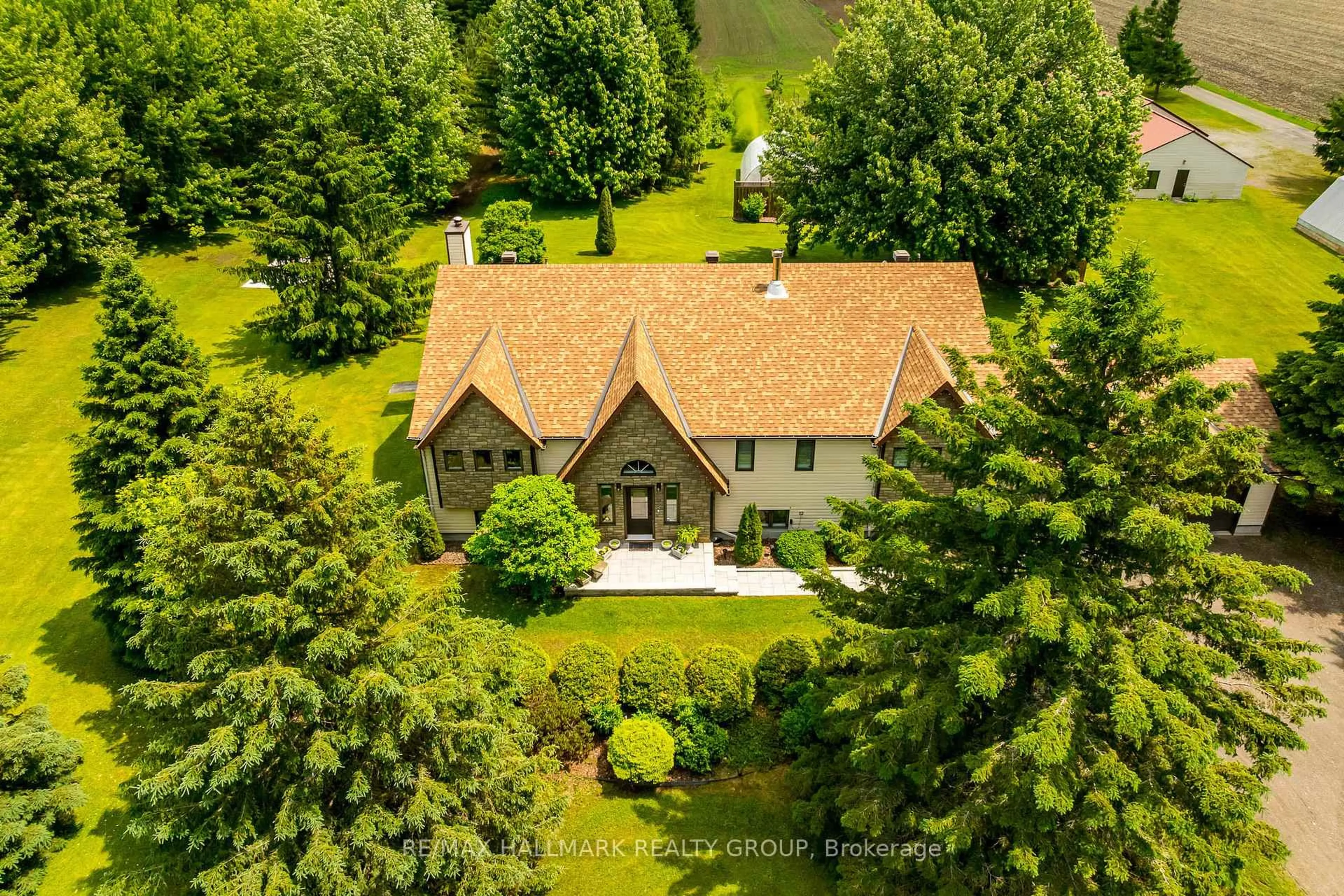 A pic from outside/outdoor area/front of a property/back of a property/a pic from drone, unknown for 1329 South Gower Dr, North Grenville Ontario K0G 1J0