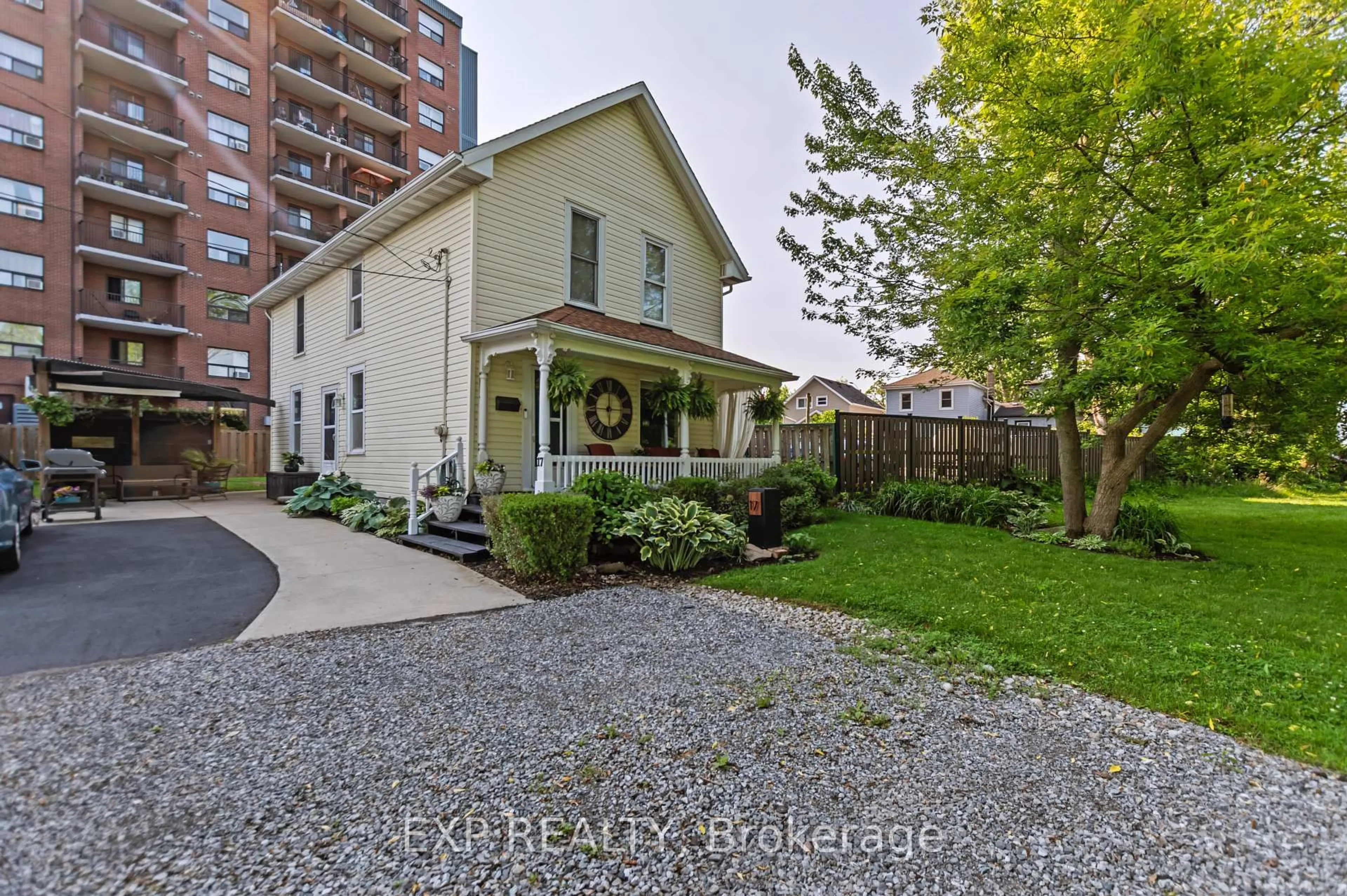 Unknown for 17 Regent Pl, Welland Ontario L3B 3L6