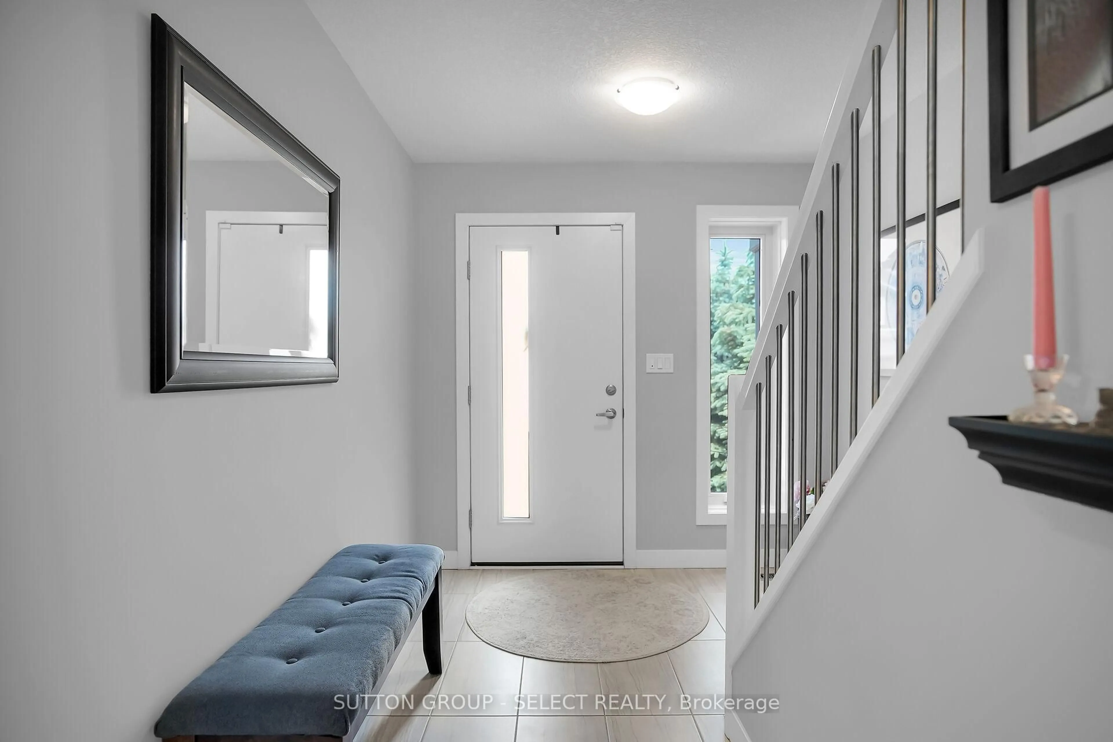 Indoor entryway for 798 Freeport St, London North Ontario N6G 0R6