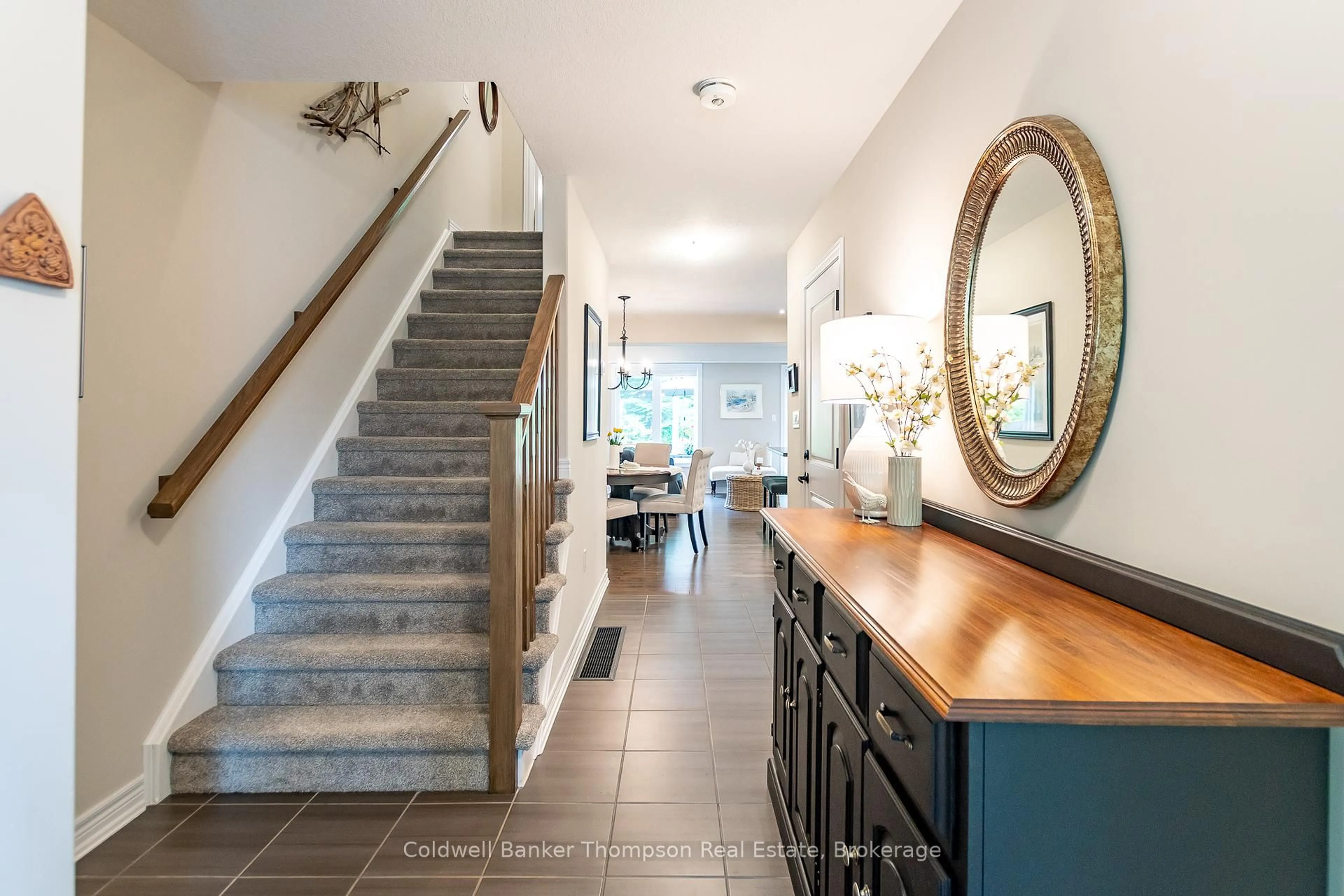 Indoor entryway for 24 Spalding Cres, Huntsville Ontario P1H 1B7