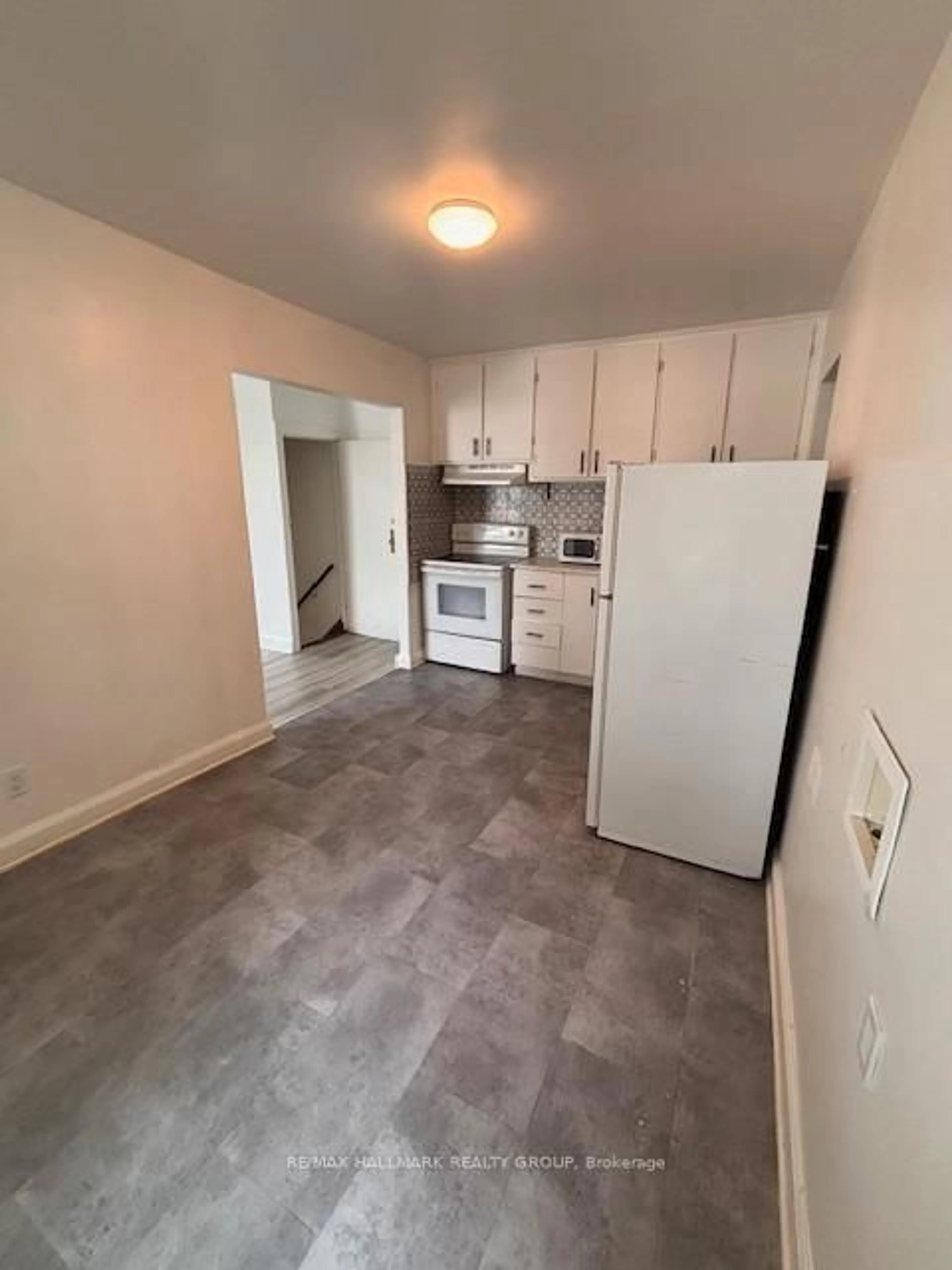 A pic of a room for 266 Emond St, Ottawa Ontario K1L 7R8