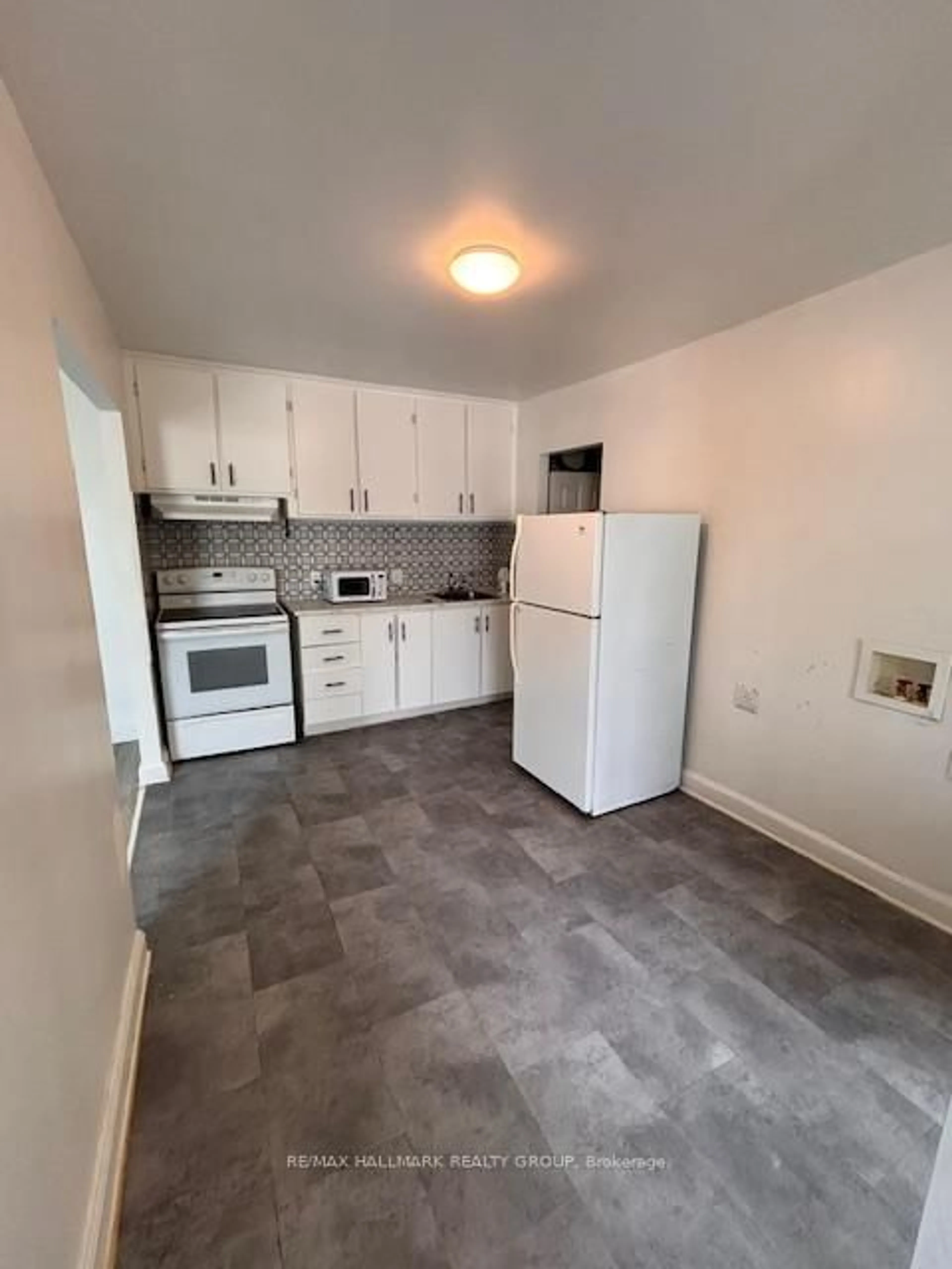 Standard kitchen, unknown for 266 Emond St, Ottawa Ontario K1L 7R8
