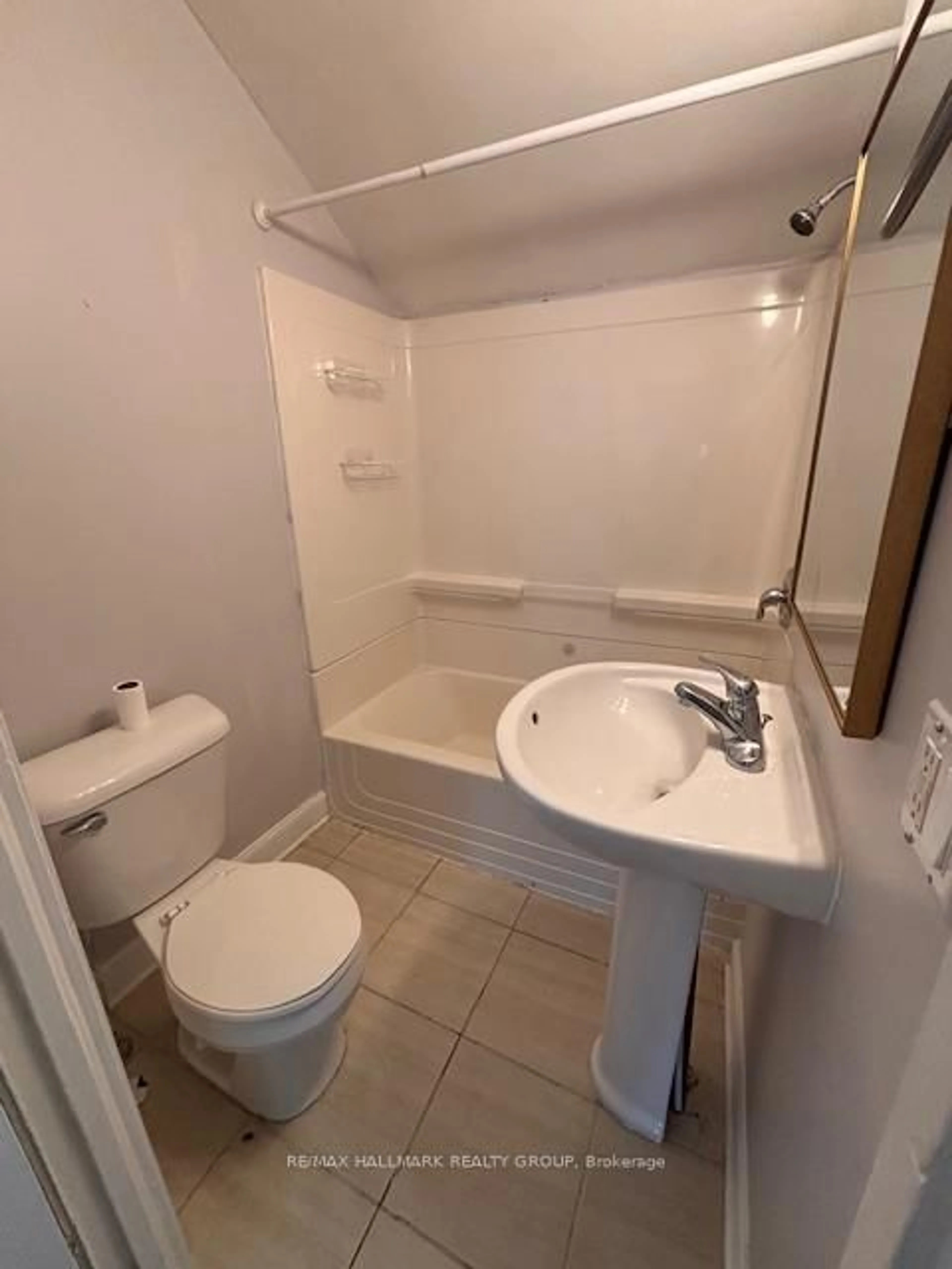 Standard bathroom, floor is not visible for 266 Emond St, Ottawa Ontario K1L 7R8
