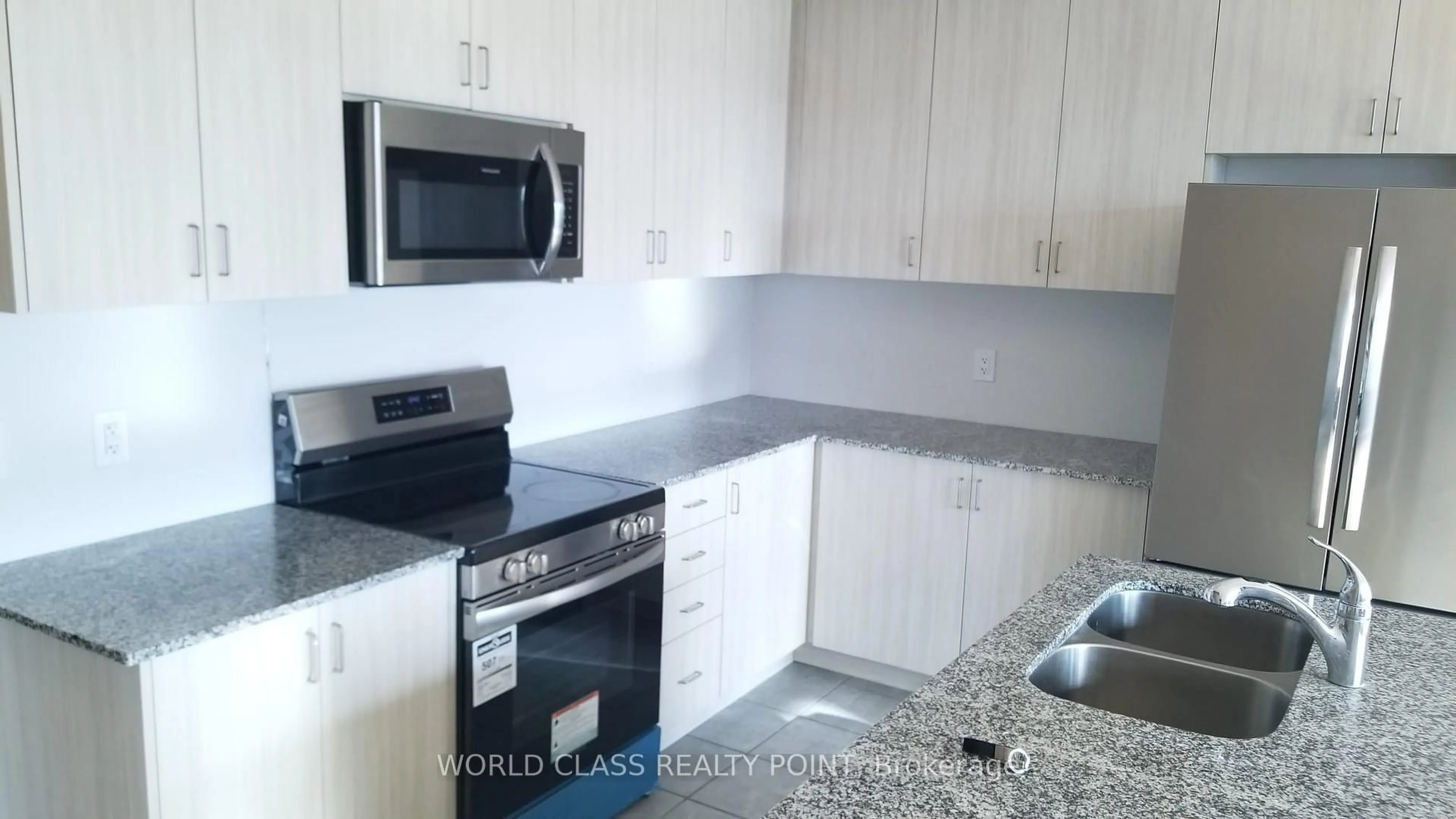 Standard kitchen, unknown for 342 BISMARK Dr, Cambridge Ontario N1S 0C6