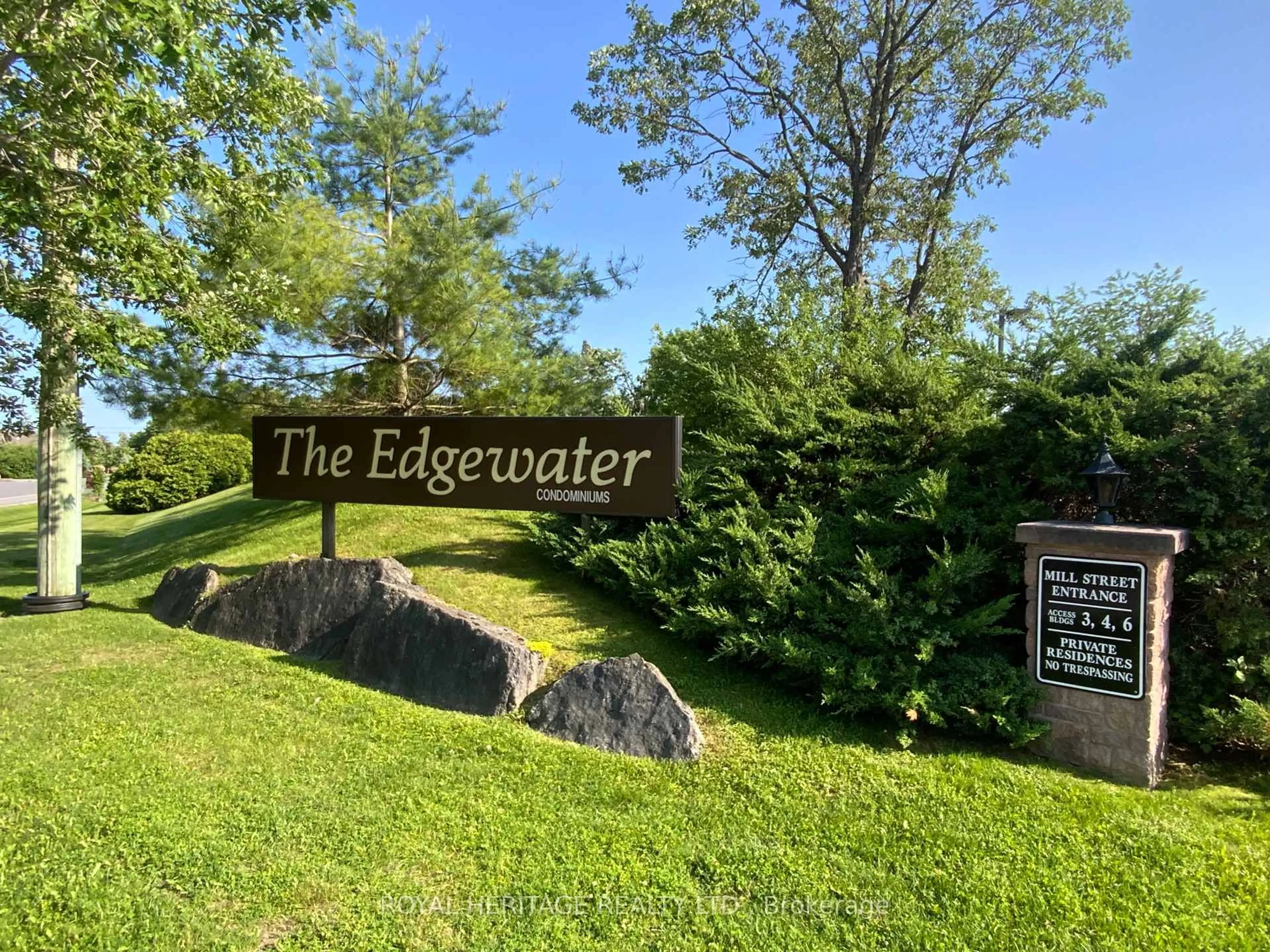 Indoor foyer for 200 East St #405, Kawartha Lakes Ontario K0M 1A0