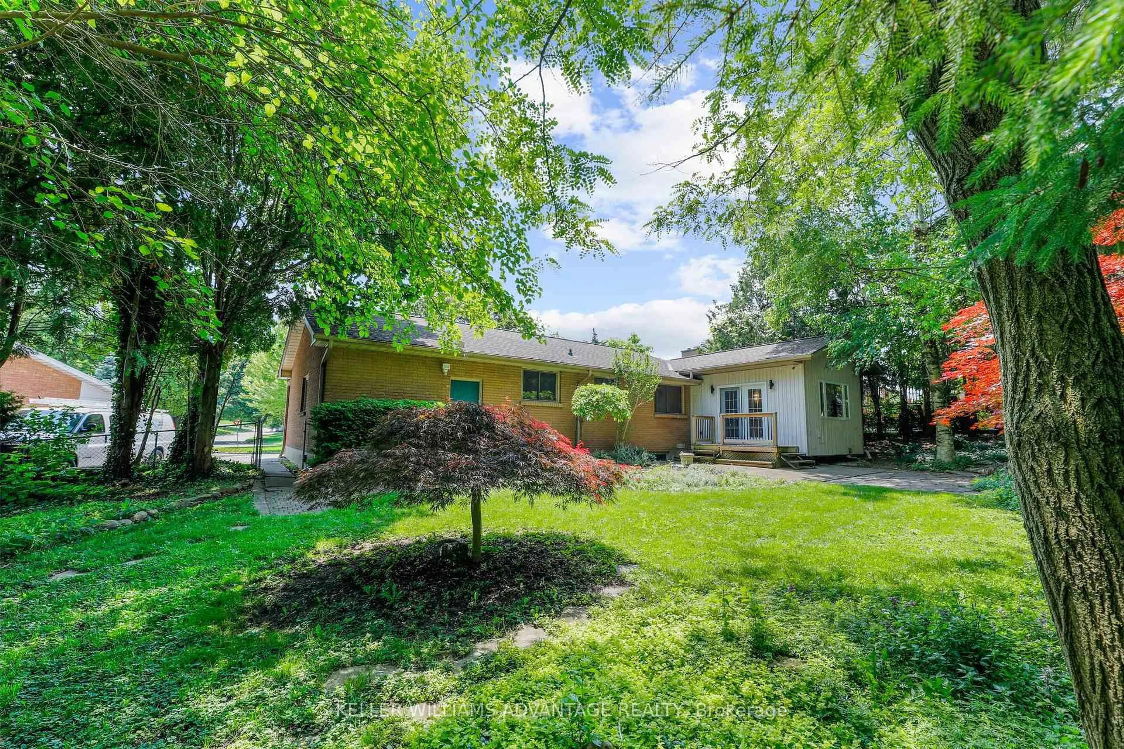A pic from outside/outdoor area/front of a property/back of a property/a pic from drone, street for 458 Three Valleys Cres, London South Ontario N5Z 3E7