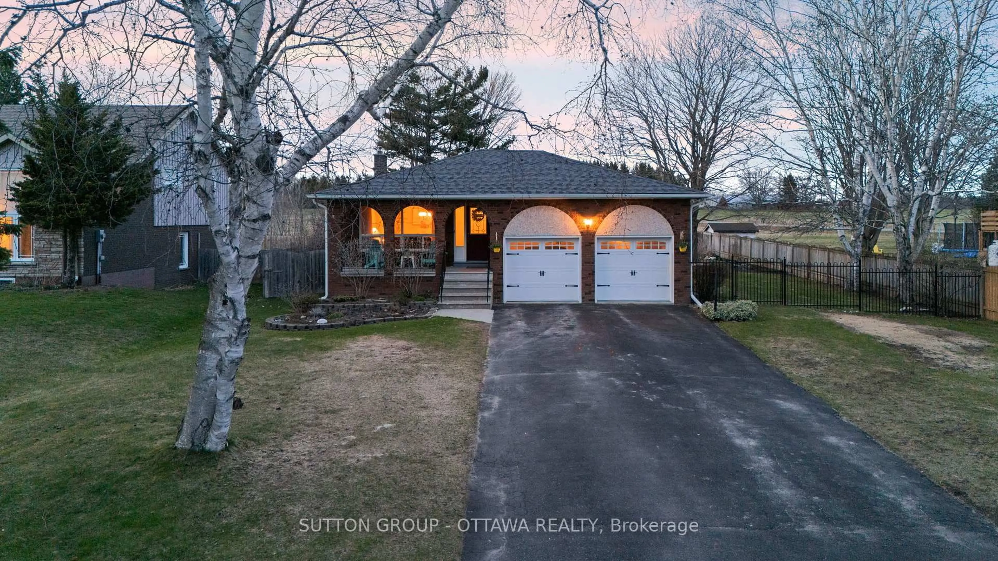 A pic from outside/outdoor area/front of a property/back of a property/a pic from drone, street for 168 North Shore Rd, Alnwick/Haldimand Ontario K0K 2G0