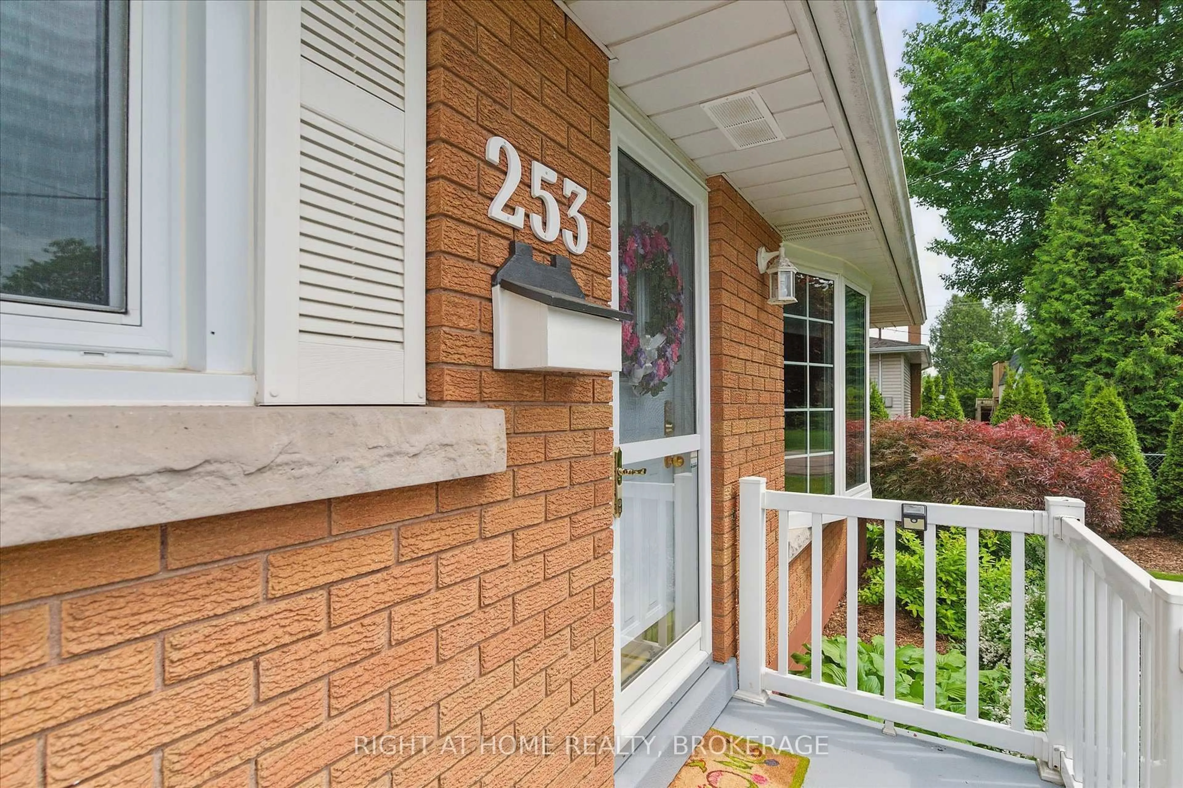 Home with brick exterior material, street for 253 Nakoma Rd, Hamilton Ontario L9G 1S8