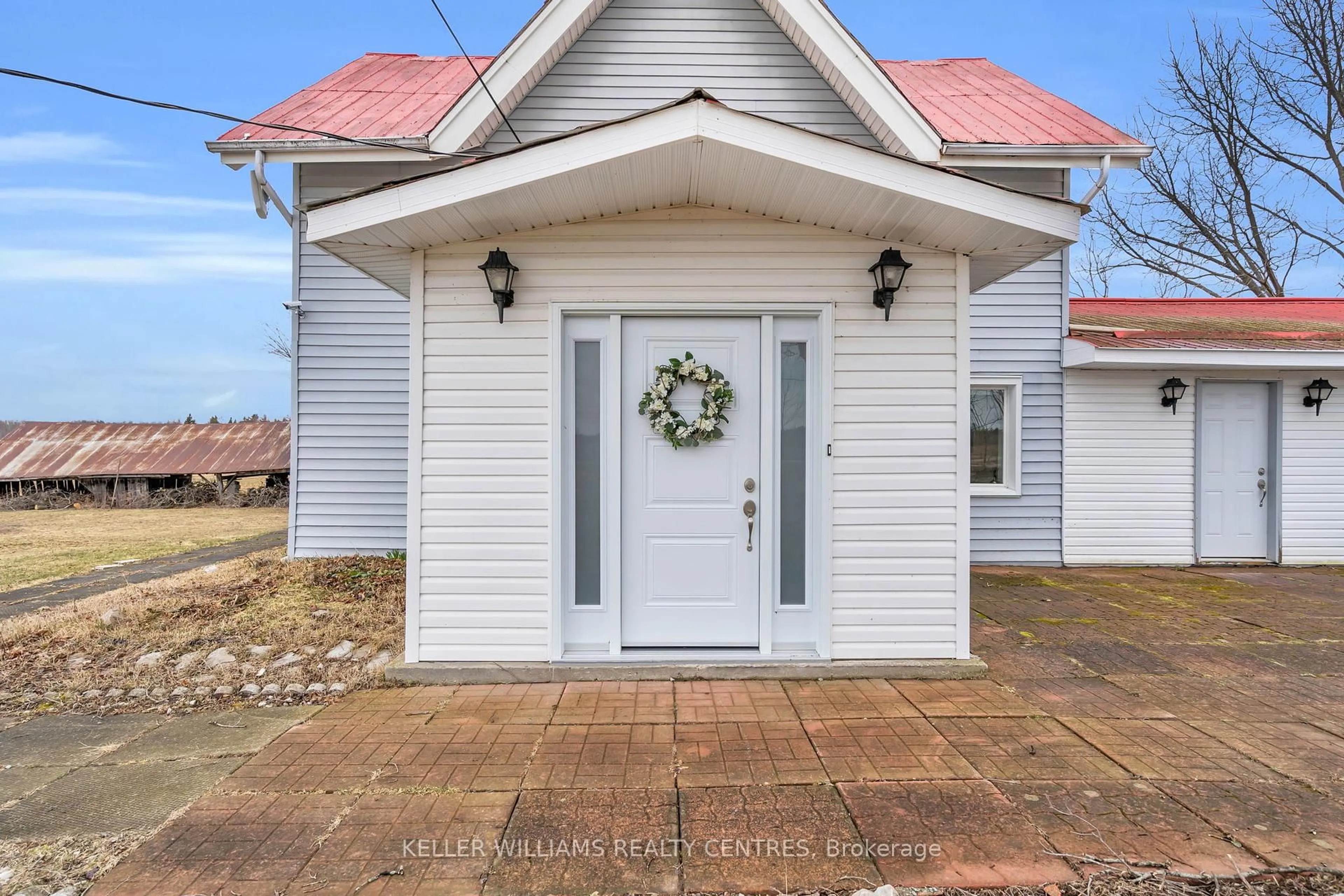 Indoor entryway for 39 Day Dr, Kawartha Lakes Ontario L3V 6H5
