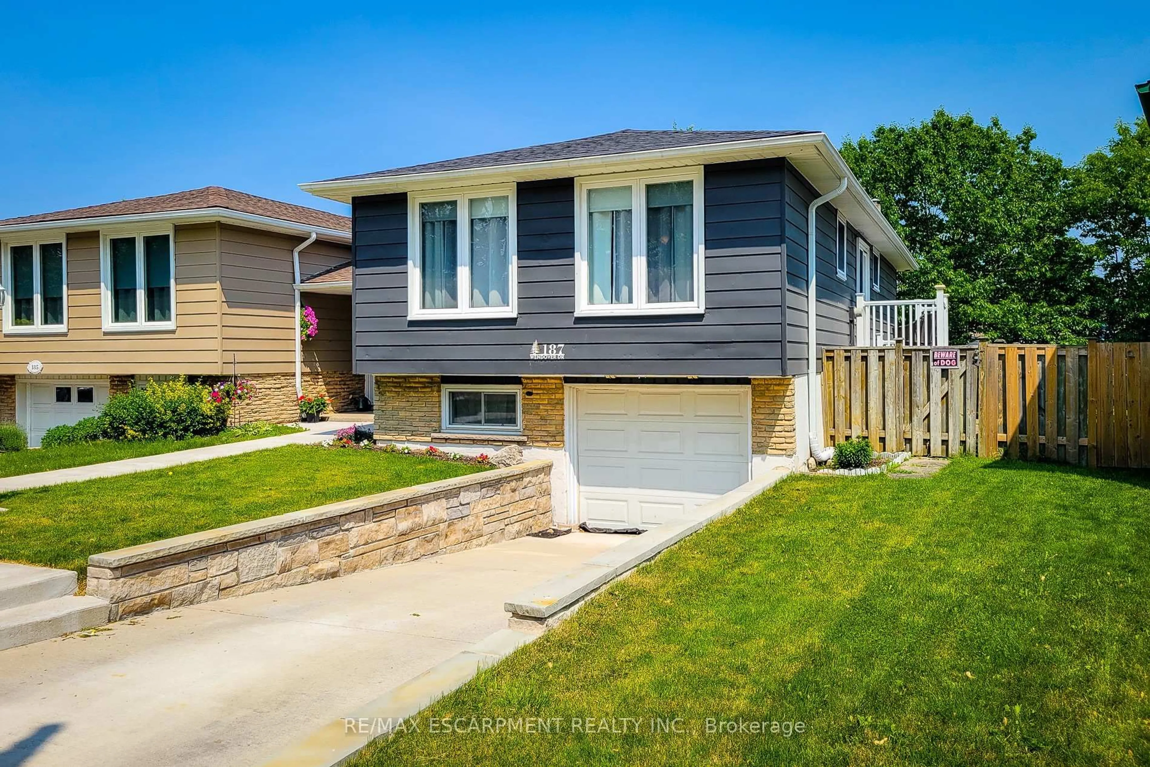 Home with vinyl exterior material, street for 187 Wendover Dr, Hamilton Ontario L9C 5X6