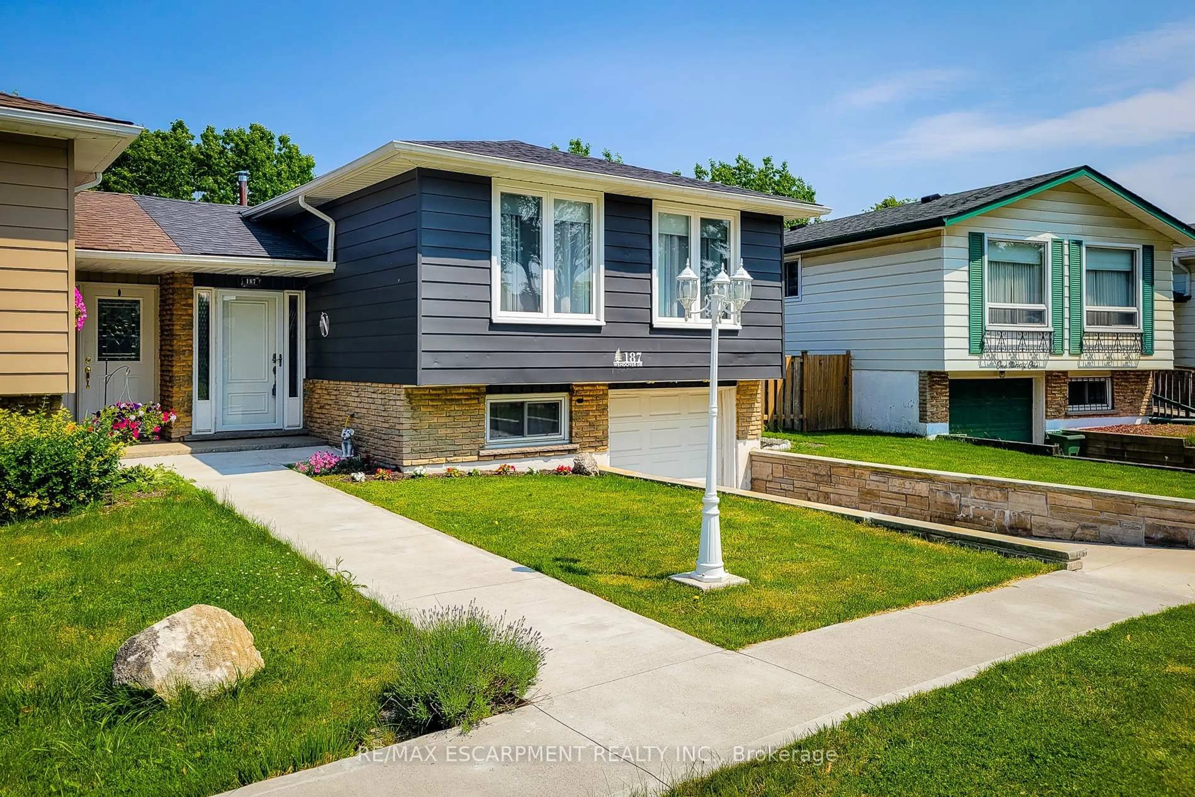 Home with vinyl exterior material, street for 187 Wendover Dr, Hamilton Ontario L9C 5X6