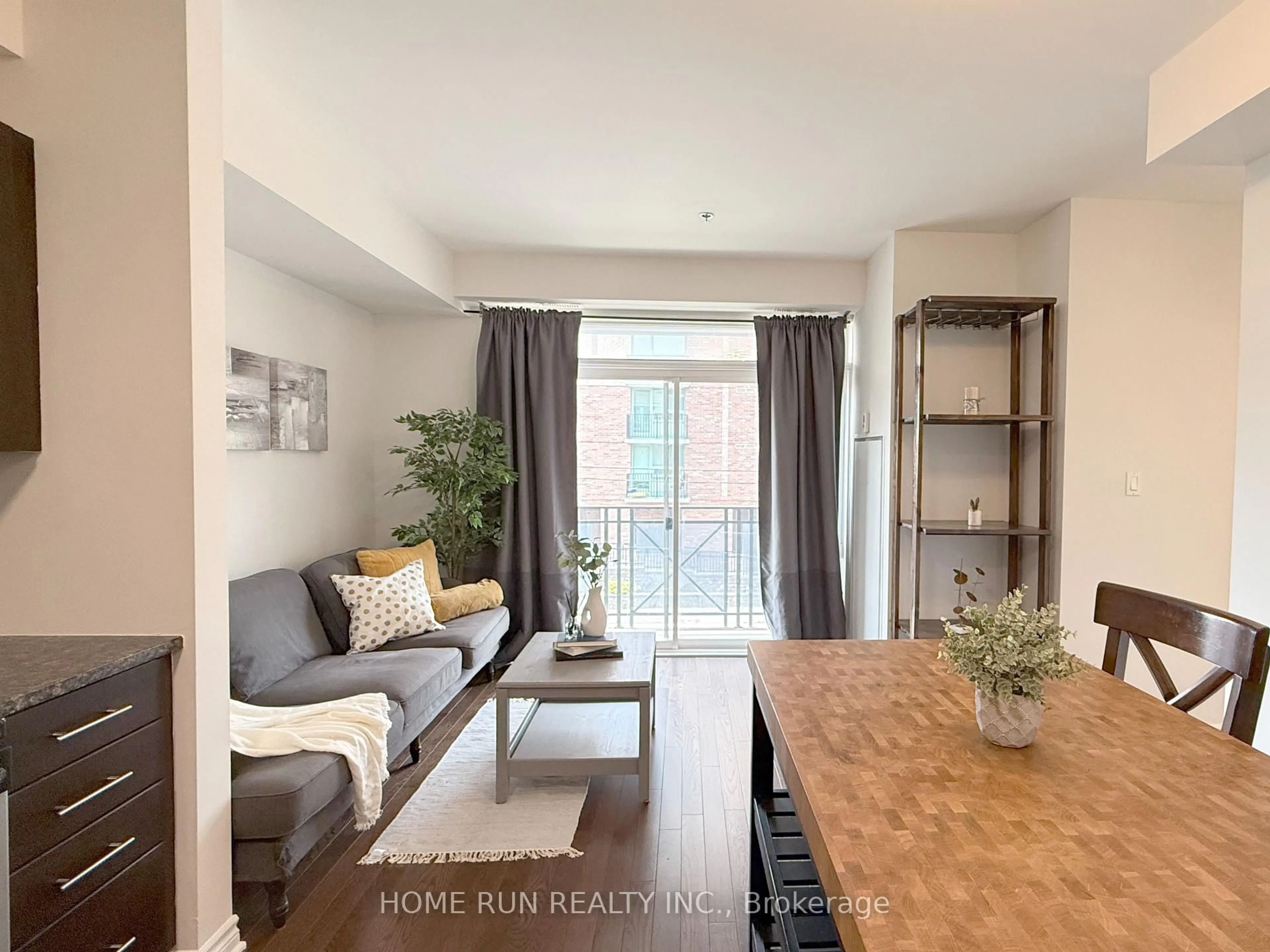 A pic of a room for 429 Kent St #323, Ottawa Ontario K2P 1B5